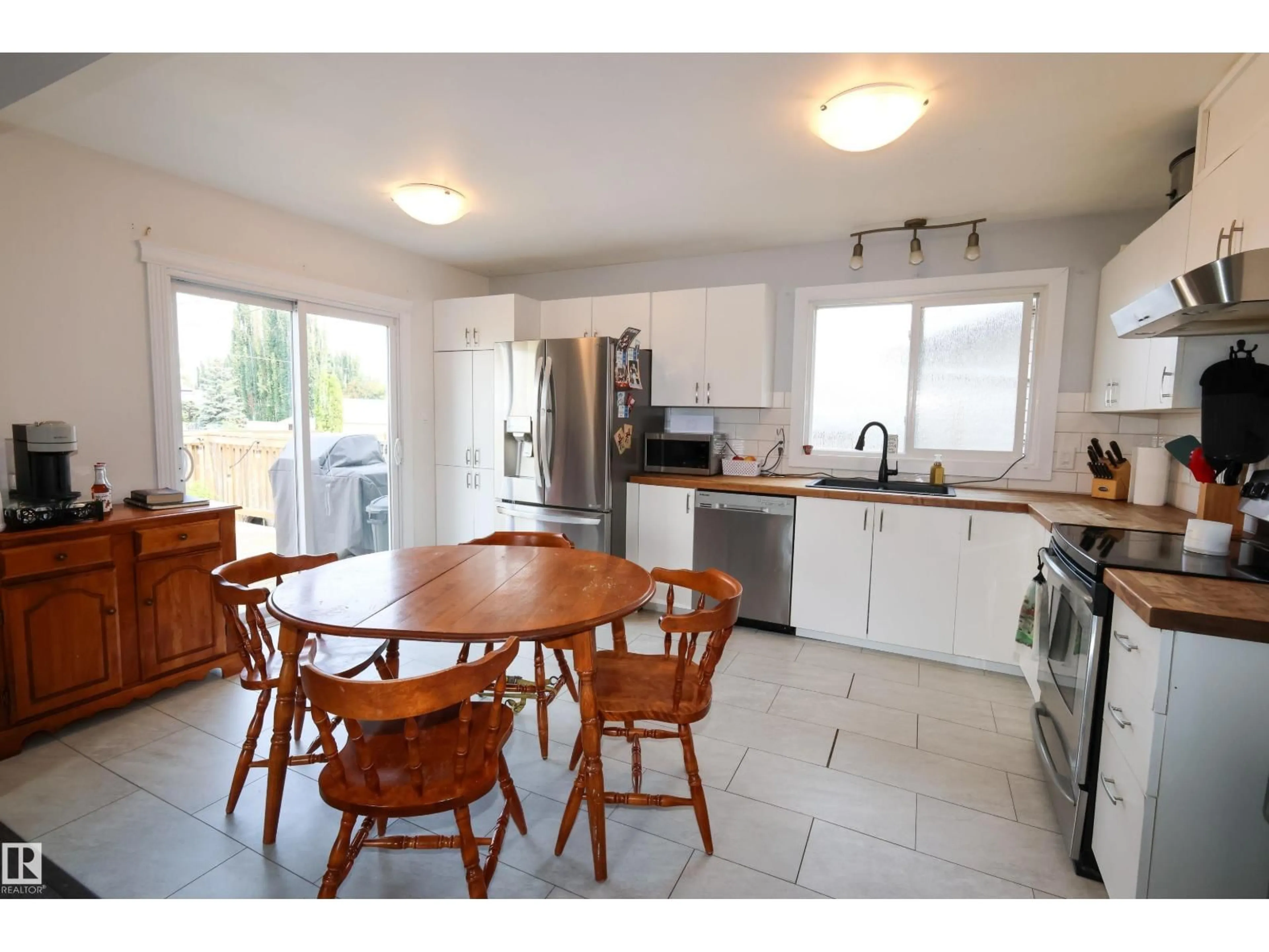 Standard kitchen, unknown for 4811 50 ST, Legal Alberta T0G1L0