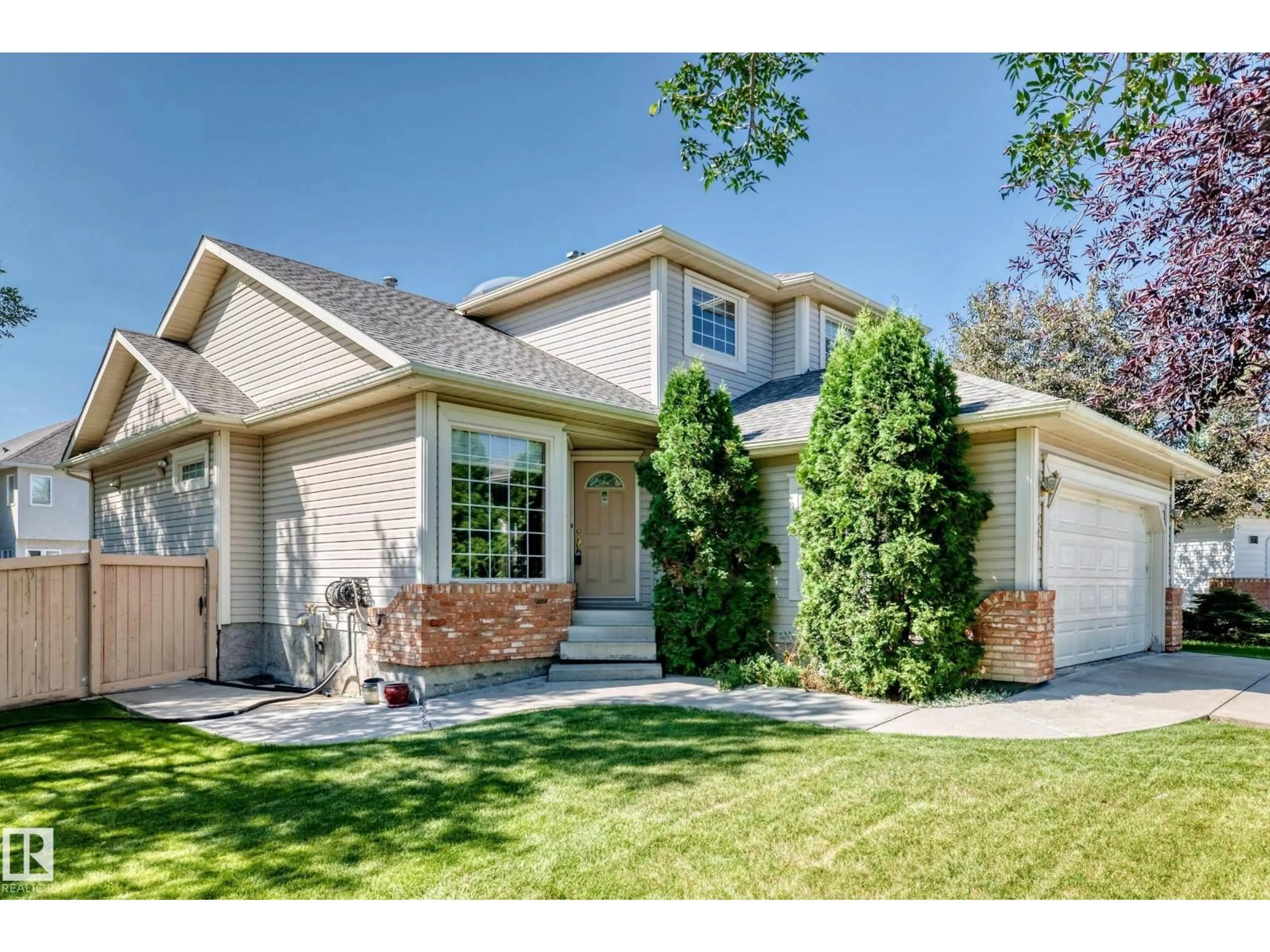 Home with vinyl exterior material, street for 271 ORMSBY RD, Edmonton Alberta T5T5X6