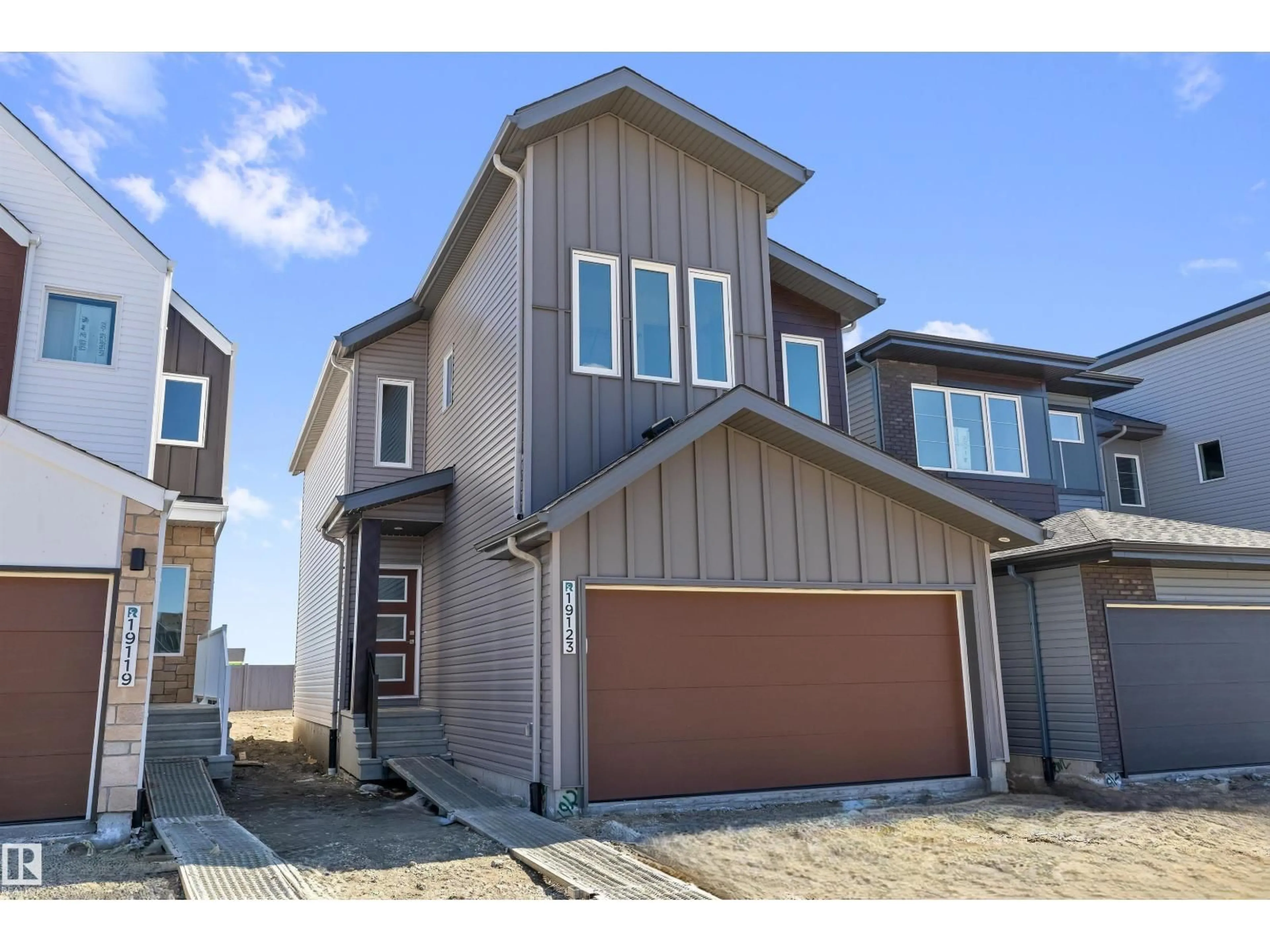 Unknown for 19123 20 AV, Edmonton Alberta T6M3E8