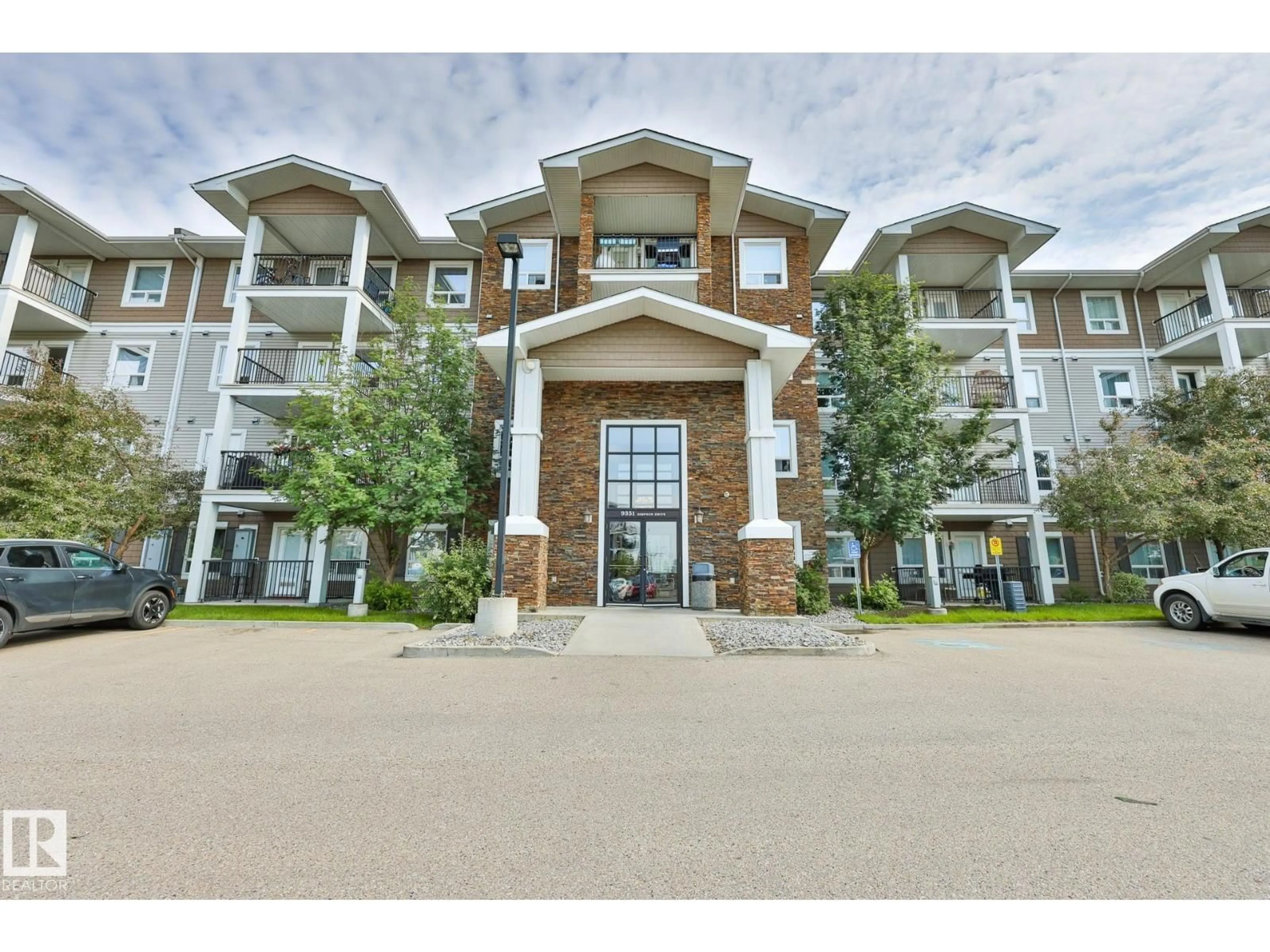 Unknown for 9351 - 3320 SIMPSOM DR, Edmonton Alberta T6R0N4
