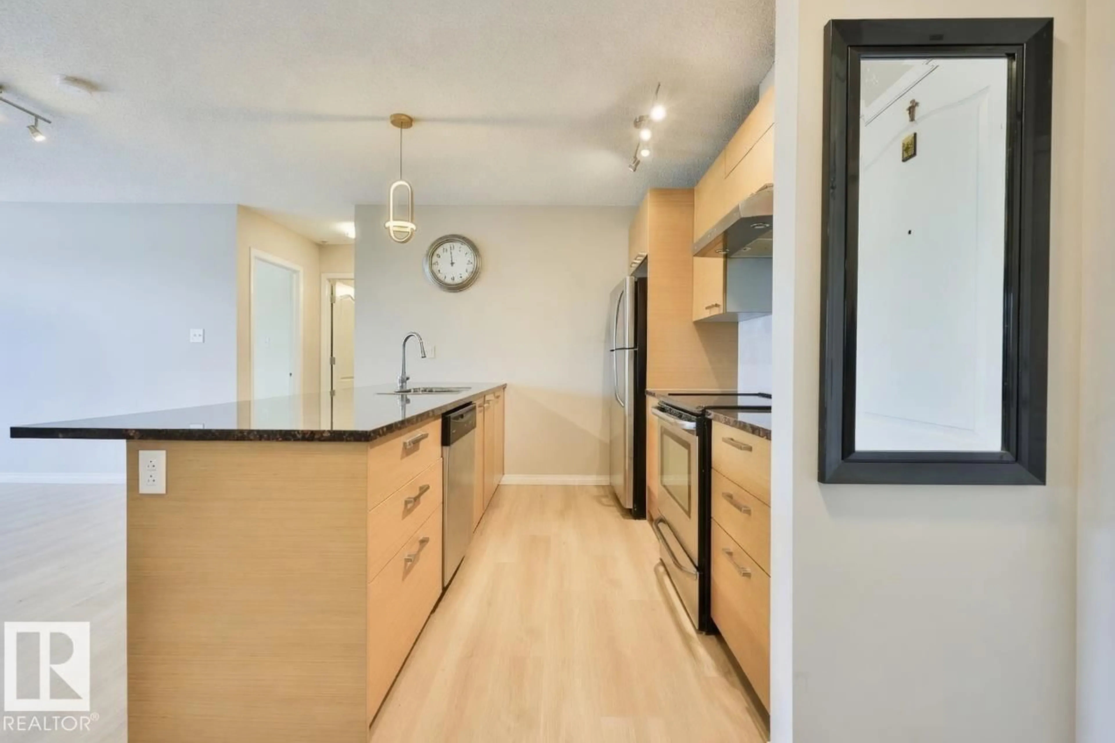 Unknown for 9351 - 3320 SIMPSOM DR, Edmonton Alberta T6R0N4