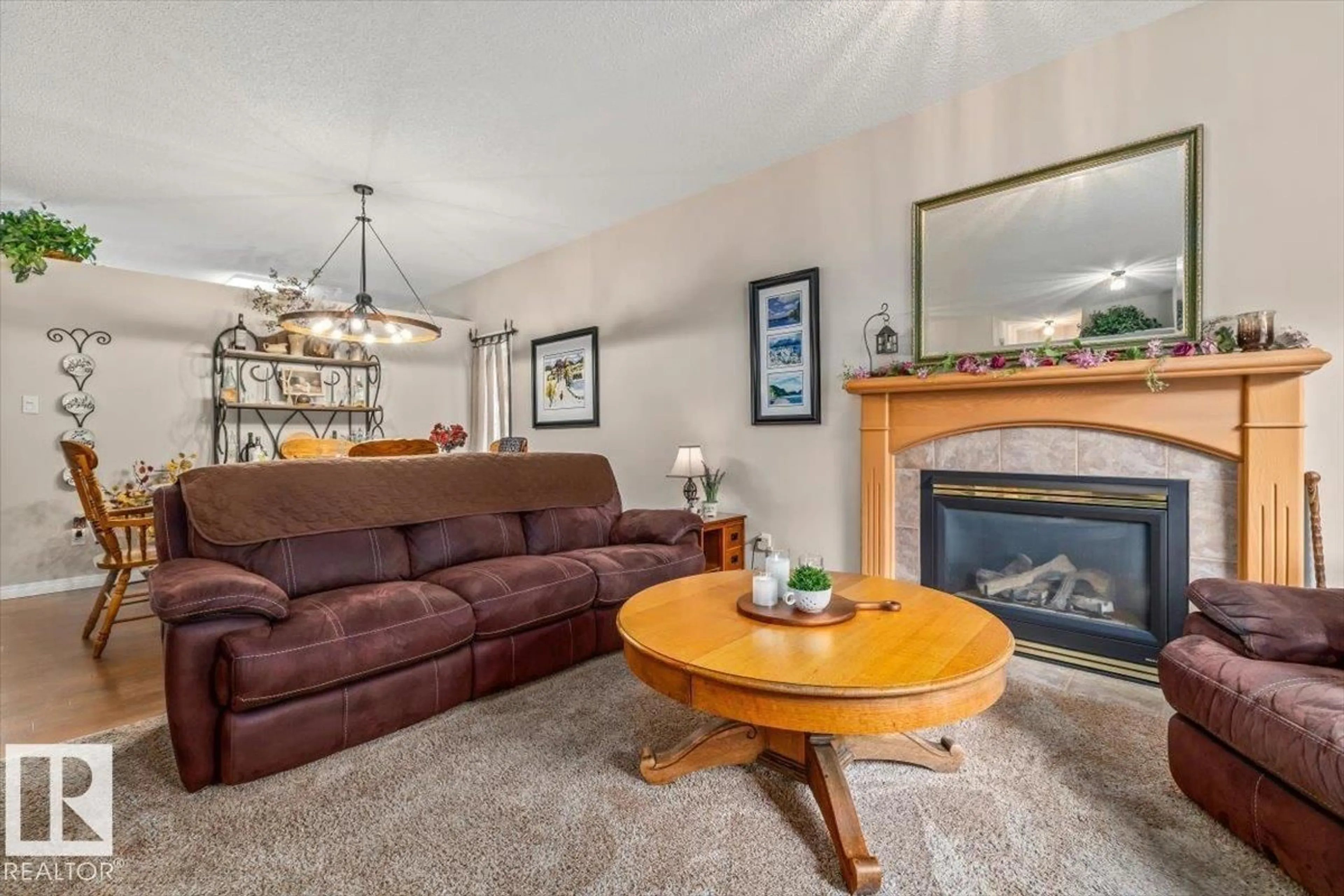 Living room with furniture, unknown for 1 LONGVIEW PL, Spruce Grove Alberta T7X3Y5