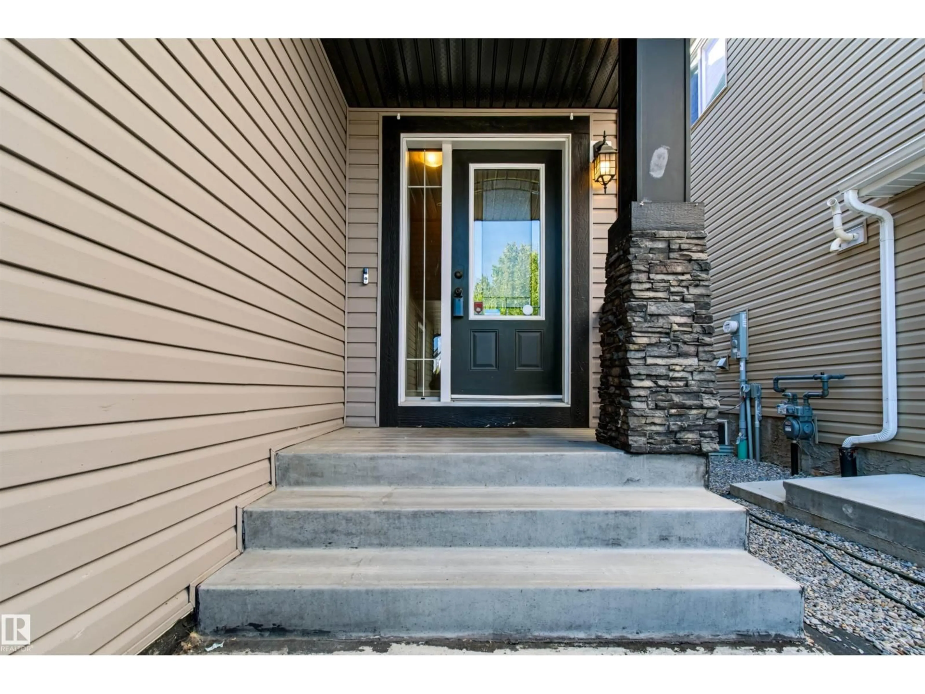 Indoor entryway for SW - 1420 158 ST, Edmonton Alberta T6T2S2