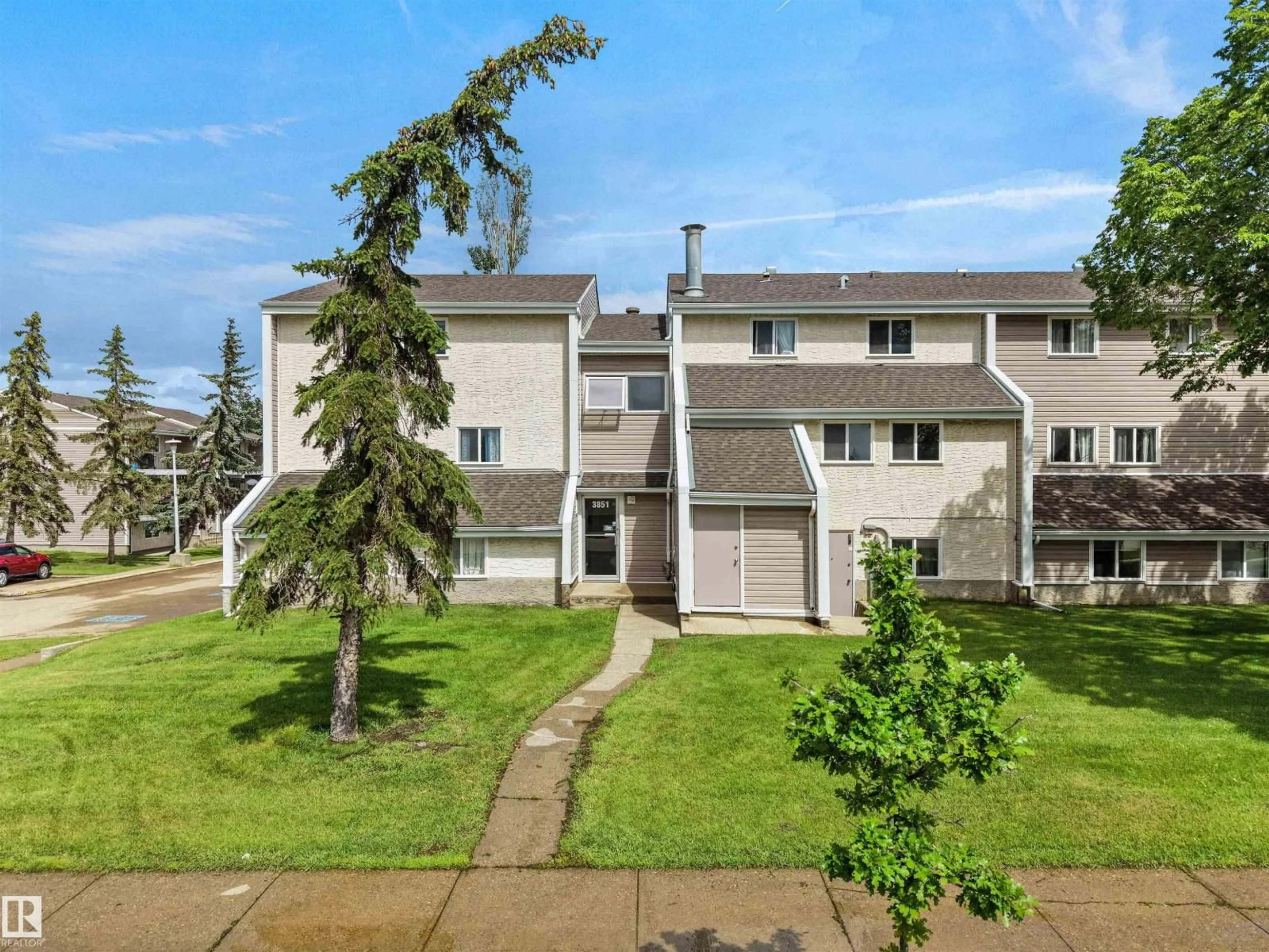 Patio, unknown for #4 - 3851 76 ST, Edmonton Alberta T6K2P9
