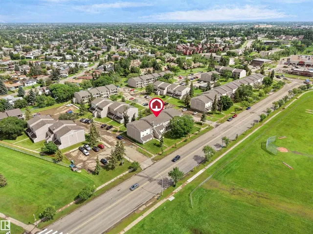 #4 - 3851 76 ST, Edmonton 3