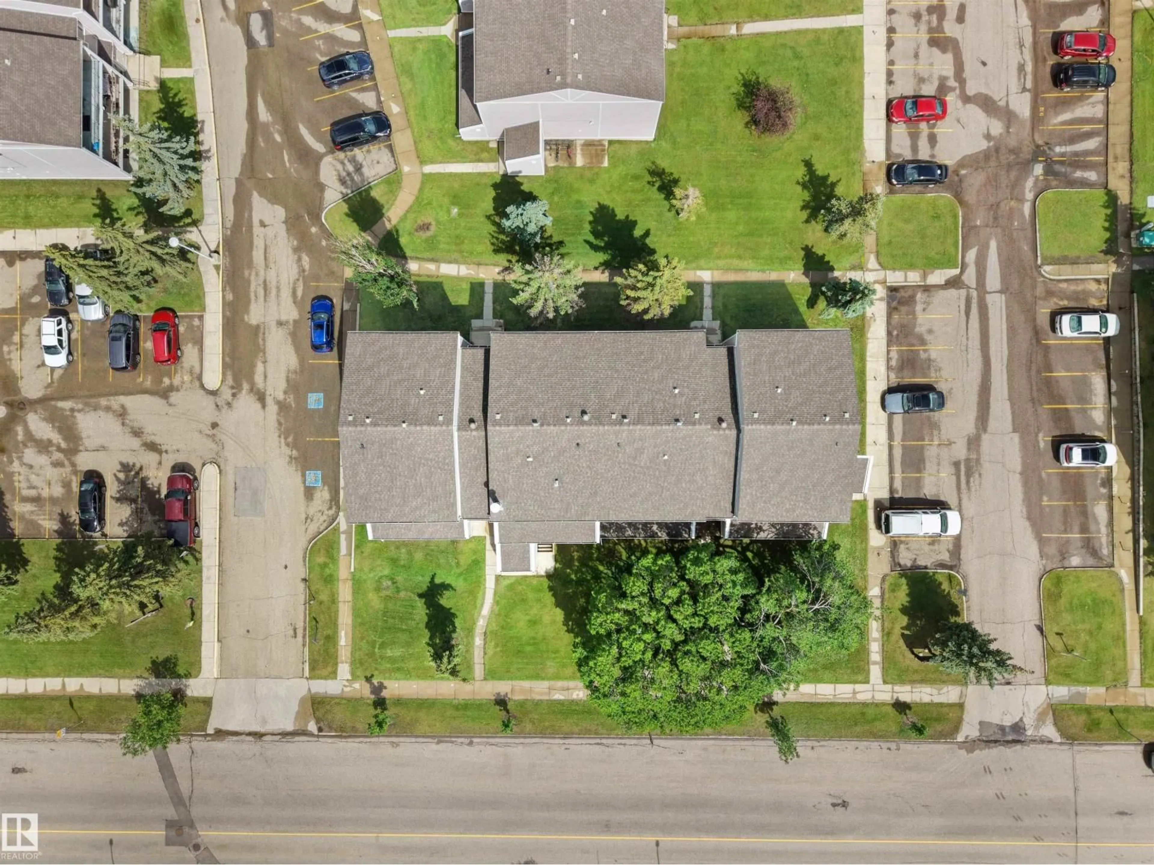 A pic from outside/outdoor area/front of a property/back of a property/a pic from drone, street for #4 - 3851 76 ST, Edmonton Alberta T6K2P9