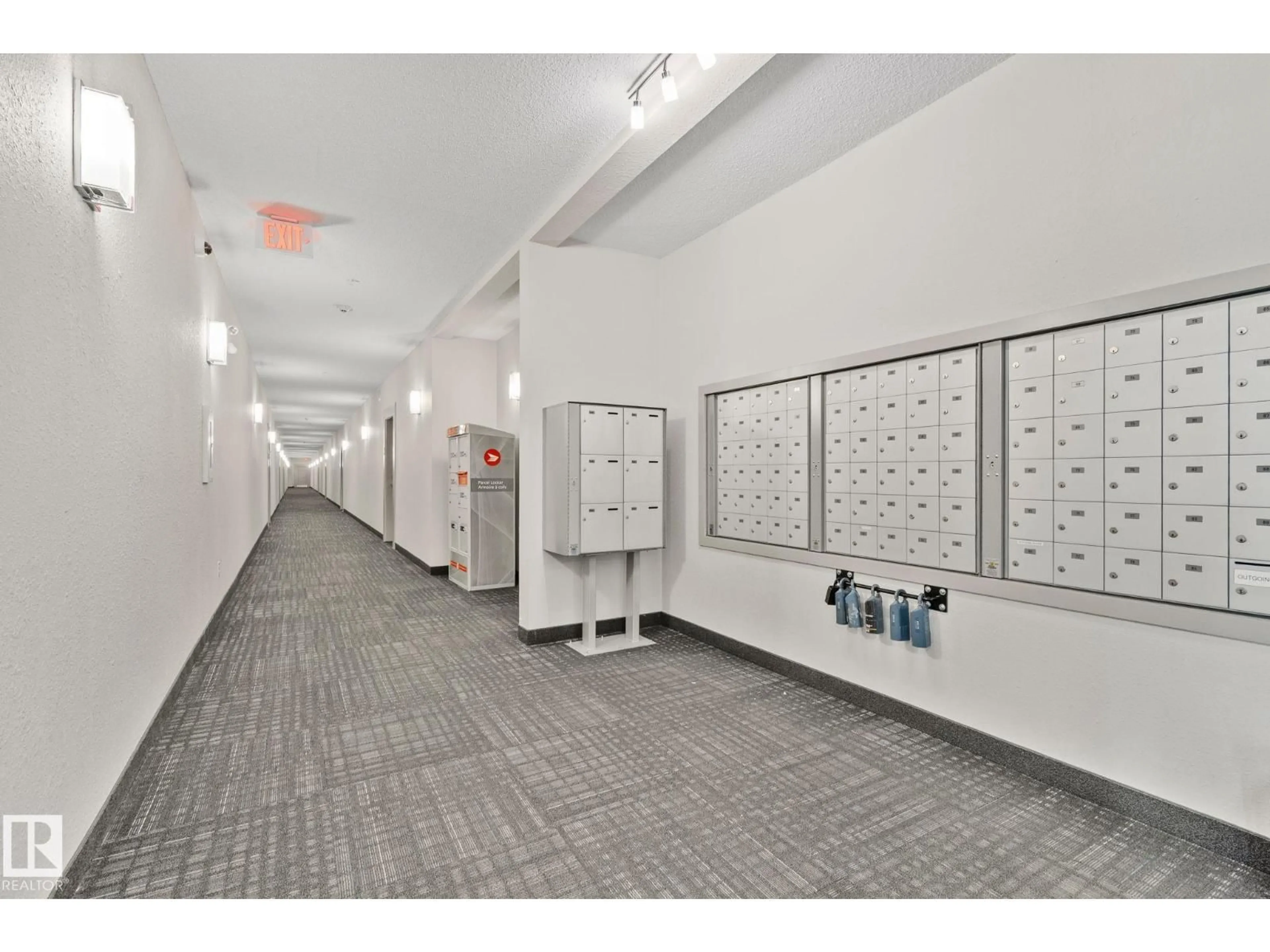Indoor foyer for 218 - 320 AMBLESIDE LINK LI, Edmonton Alberta T6W2Z9