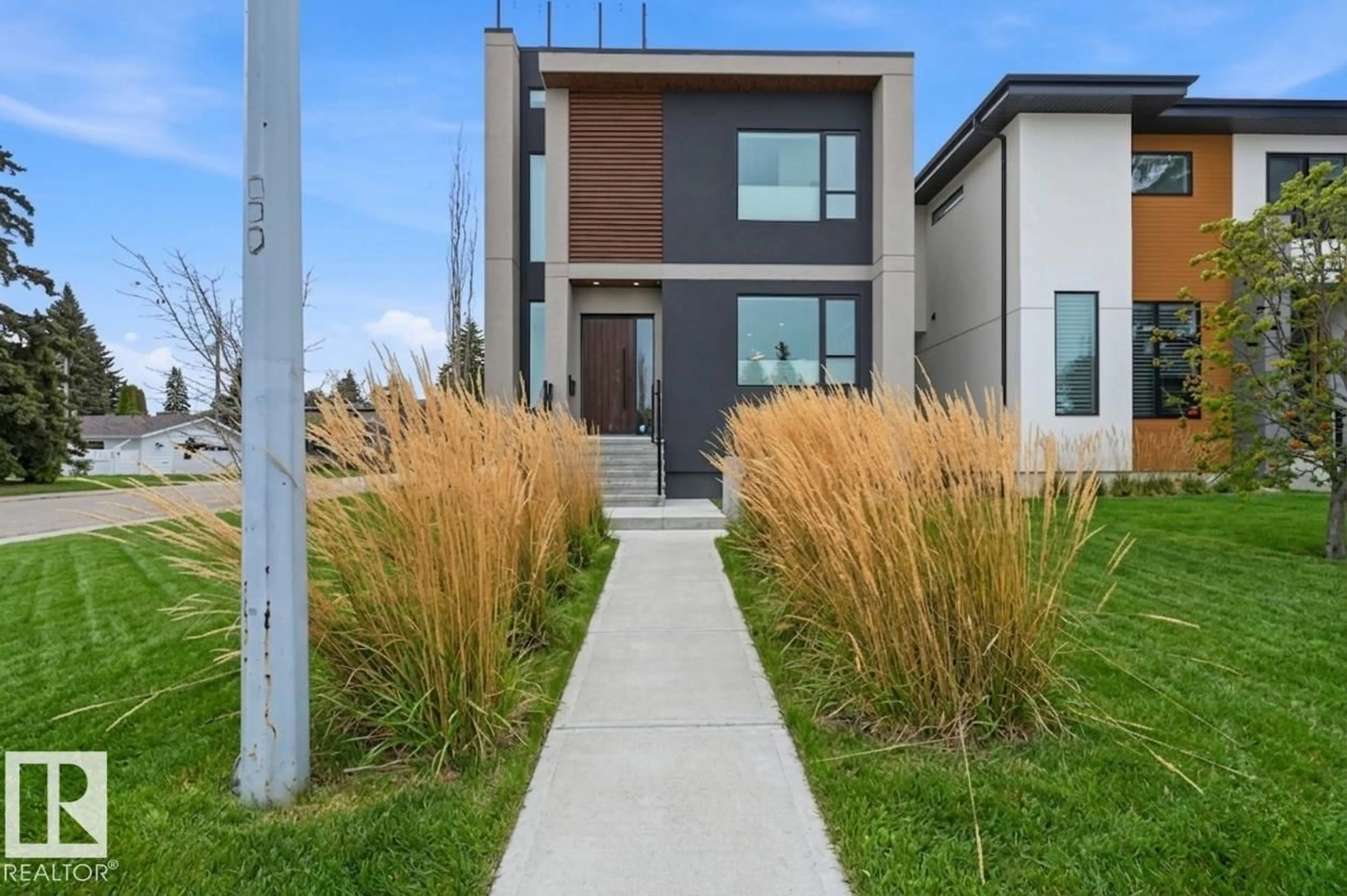 Home with brick exterior material, street for 44B VALLEYVIEW CR, Edmonton Alberta T5R5S6