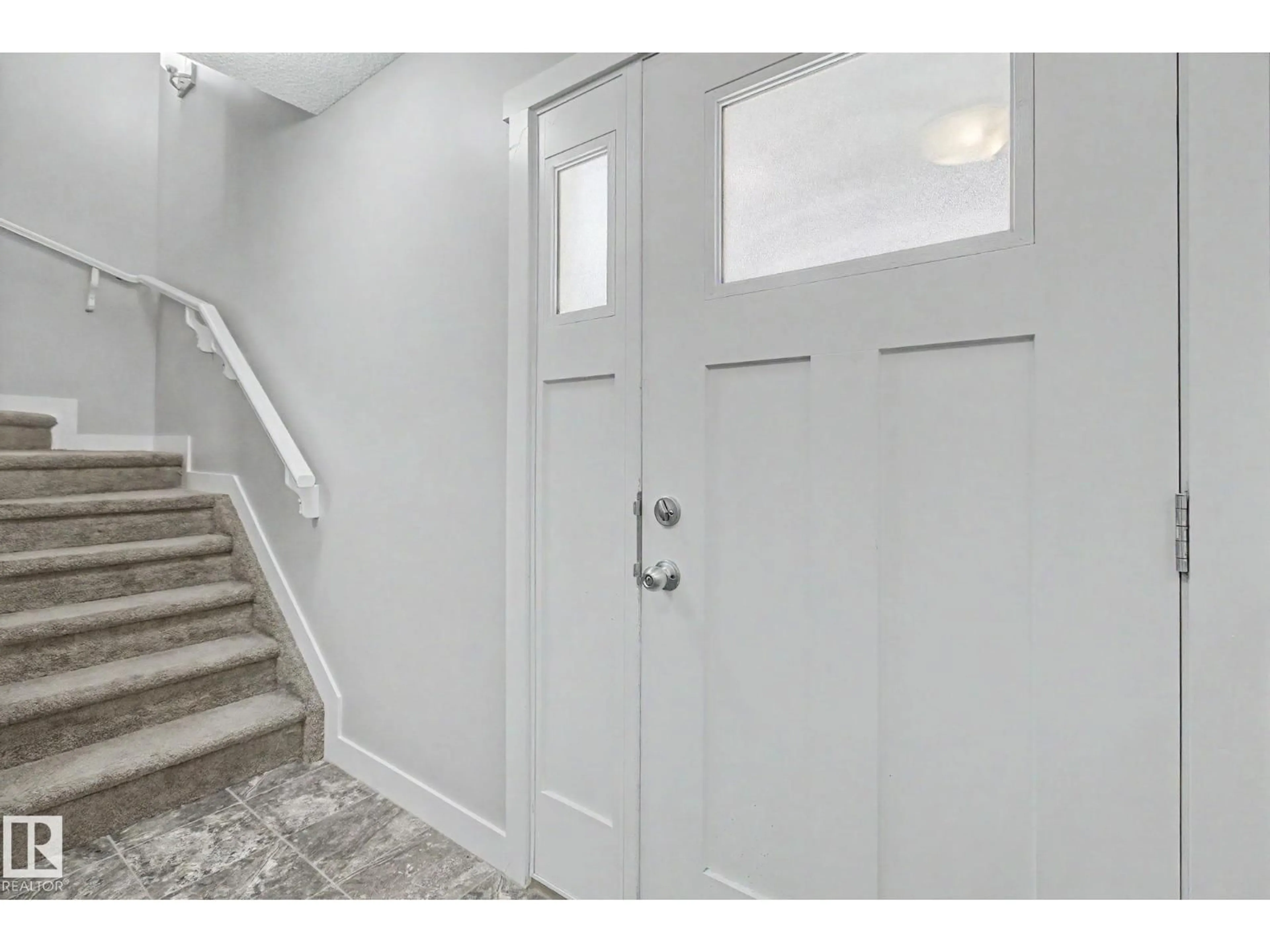 Indoor entryway for #71 - 1530 TAMARACK BV, Edmonton Alberta T6T2E6