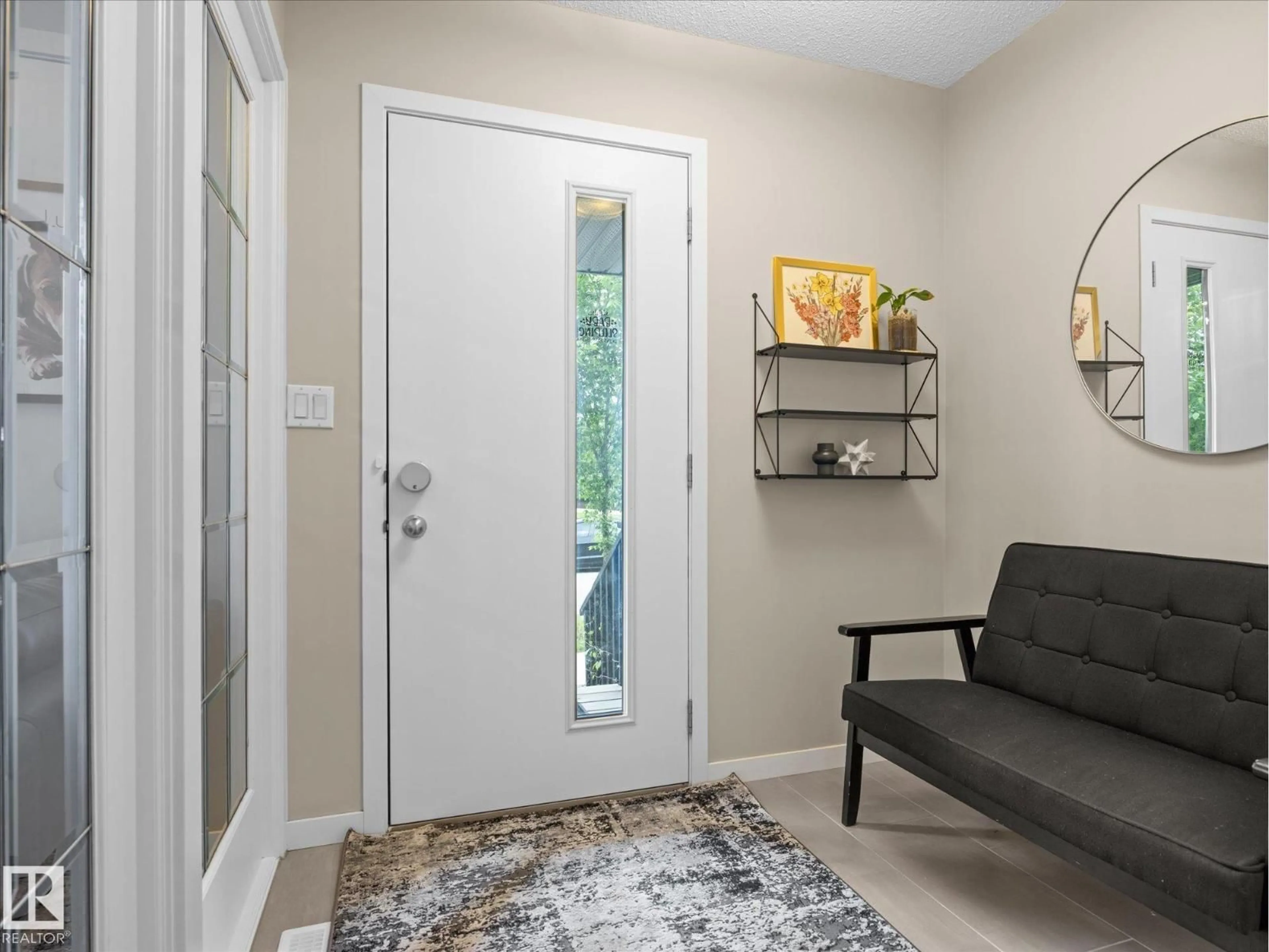 Indoor entryway for 2533 PRICE WY, Edmonton Alberta T6W3V9