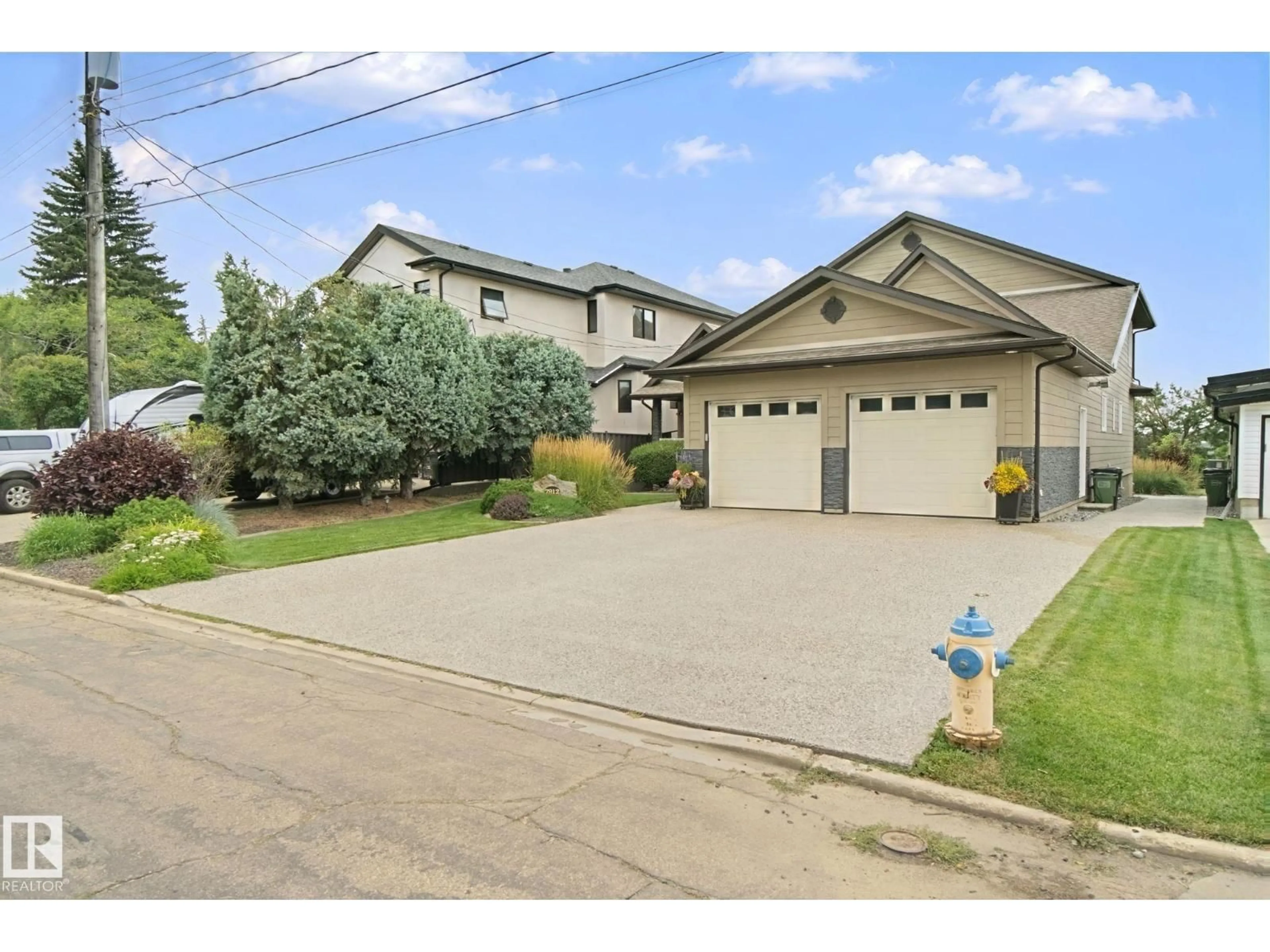 Unknown for 7912 ROWLAND RD, Edmonton Alberta T6A3W1