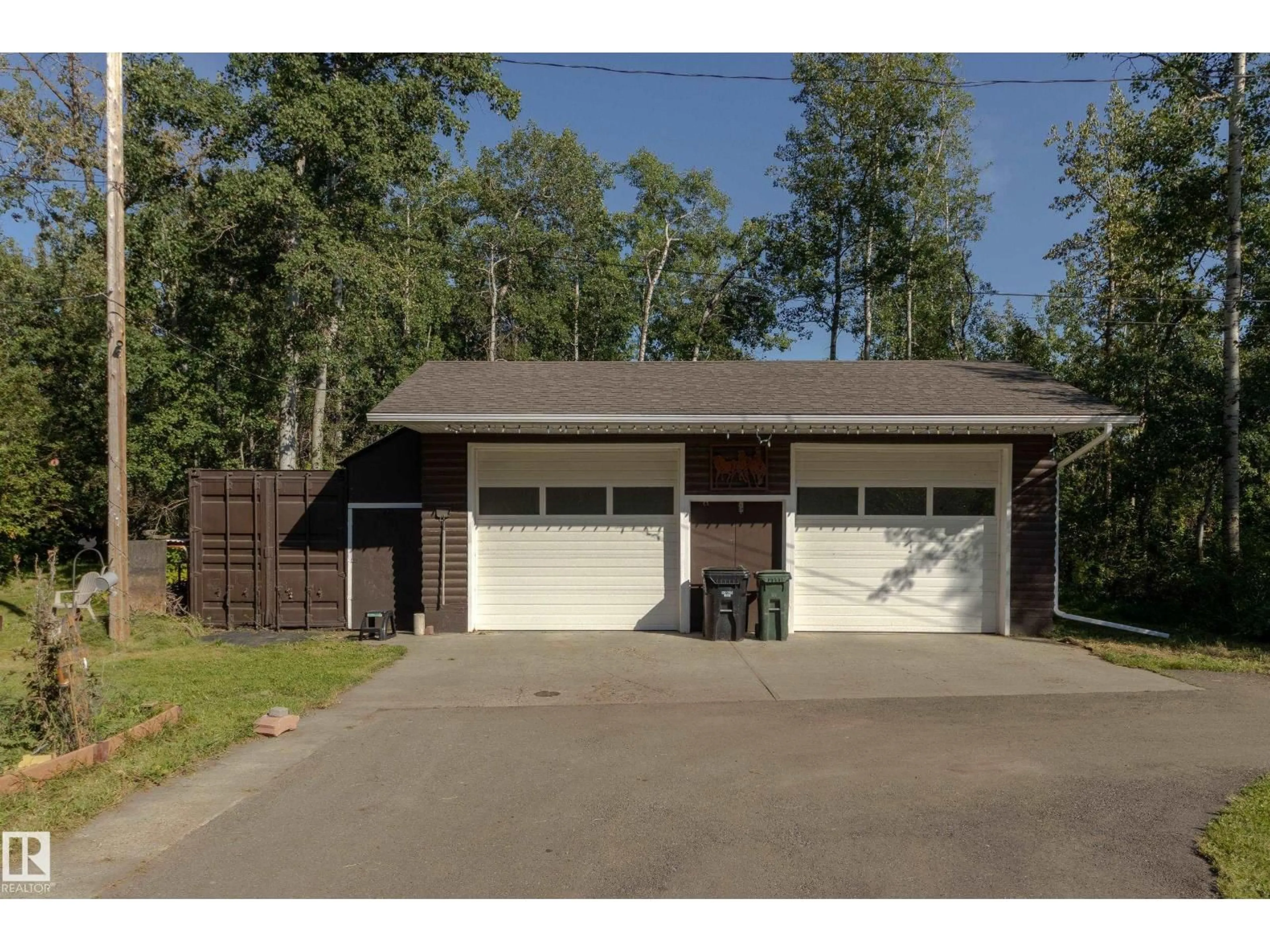 Indoor garage for 253 - 52313 RGE ROAD 232, Rural Strathcona County Alberta T8B1B7
