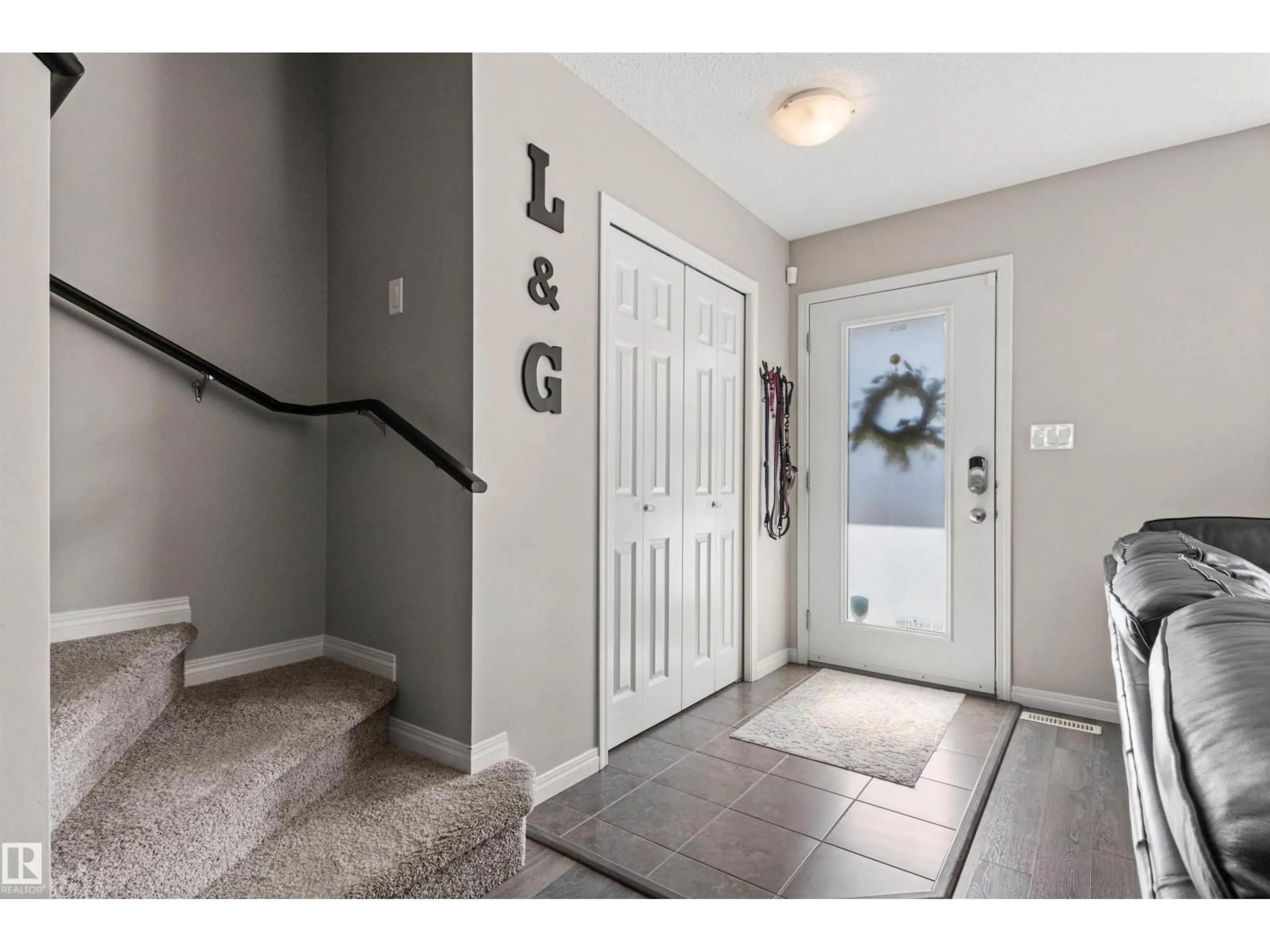 Indoor entryway for LI SW - 4306 PROWSE LINK, Edmonton Alberta T6W3A7