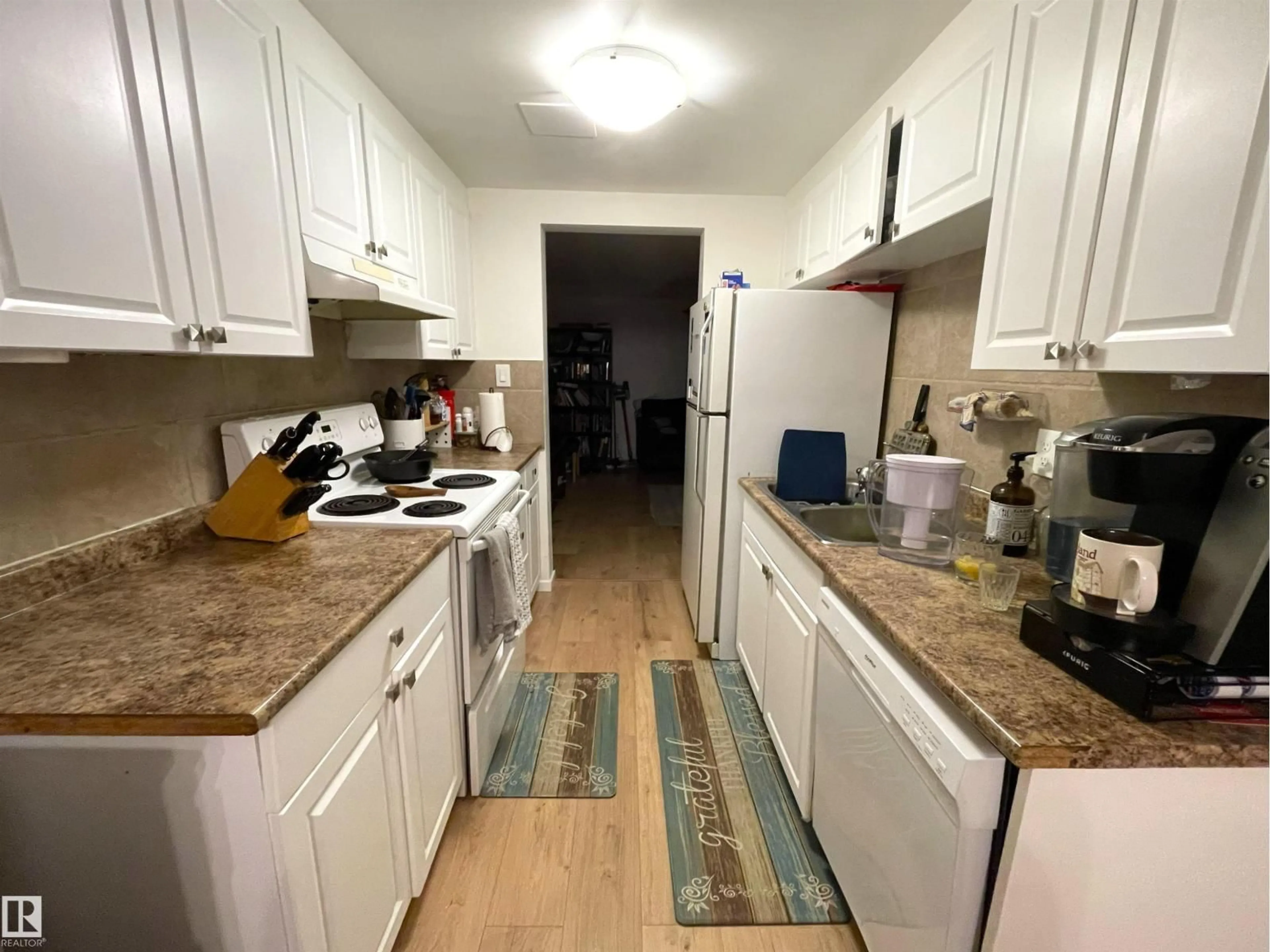 Standard kitchen, unknown for D1 - 1 GARDEN GROVE NW, Edmonton Alberta T6J2L3