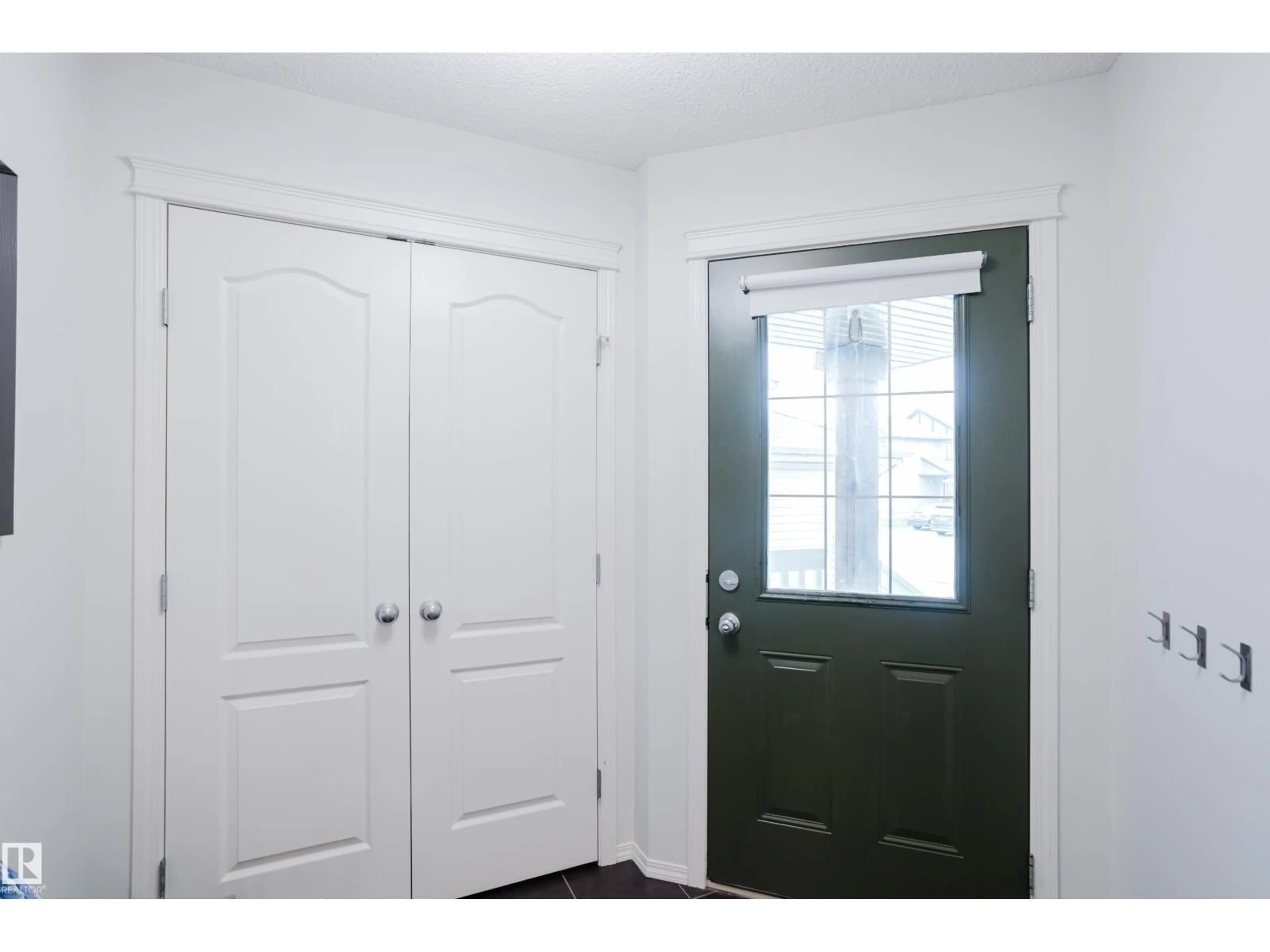 Indoor entryway for SW - 527 171 ST, Edmonton Alberta T6W2A4