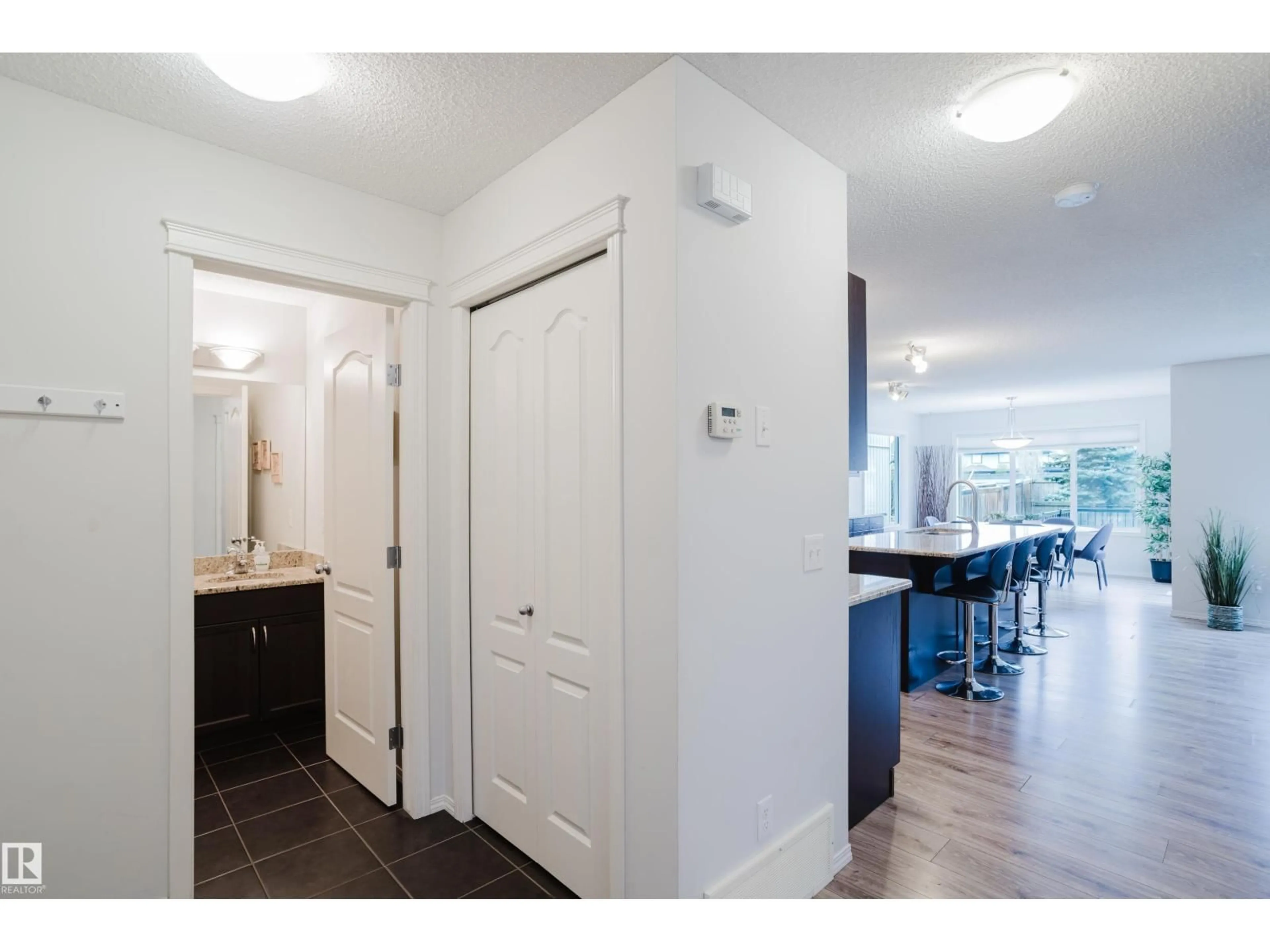 Indoor entryway for SW - 527 171 ST, Edmonton Alberta T6W2A4