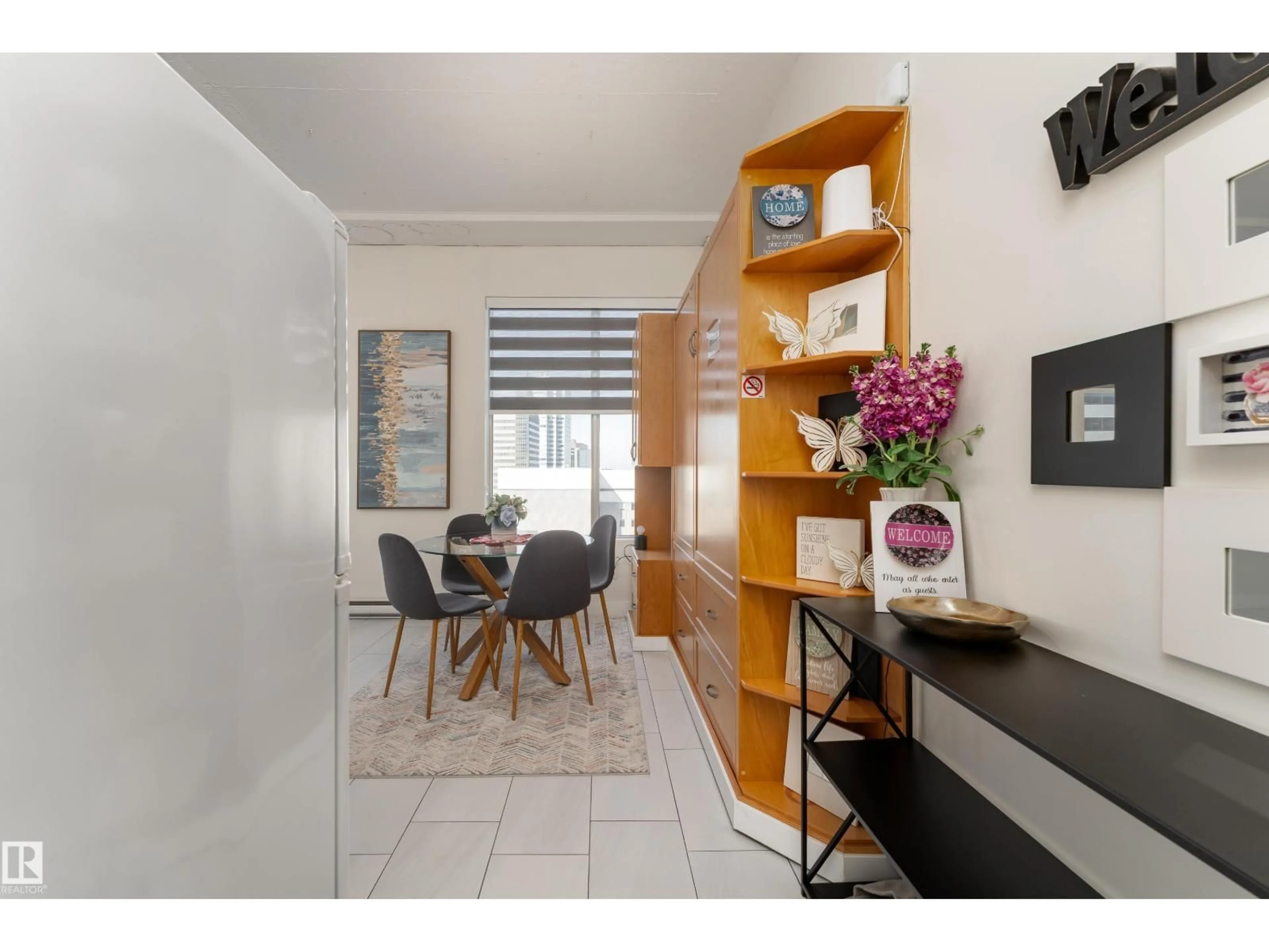 Indoor entryway for #1409 - 10024 JASPER AV, Edmonton Alberta T5J1R9