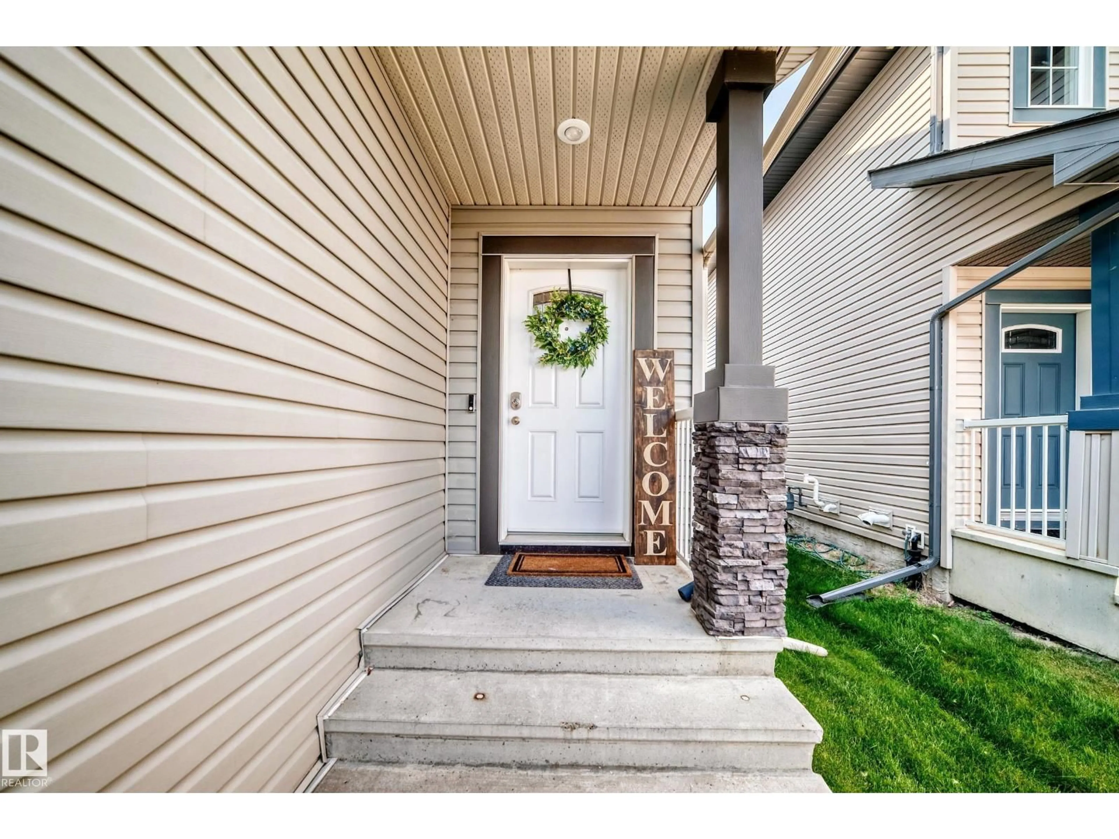 Indoor entryway for 16832 53 ST, Edmonton Alberta T5Y0R7