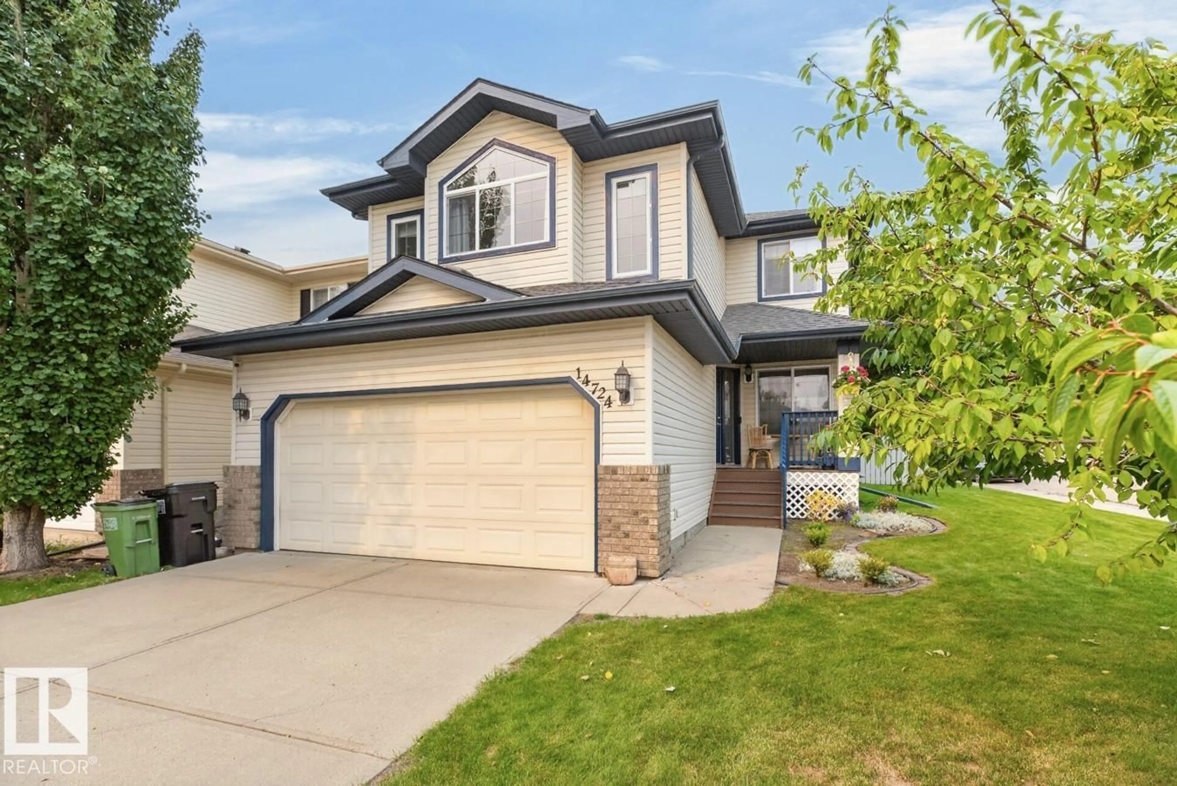 Home with vinyl exterior material, street for NW - 14724 138A ST, Edmonton Alberta T6V1S1