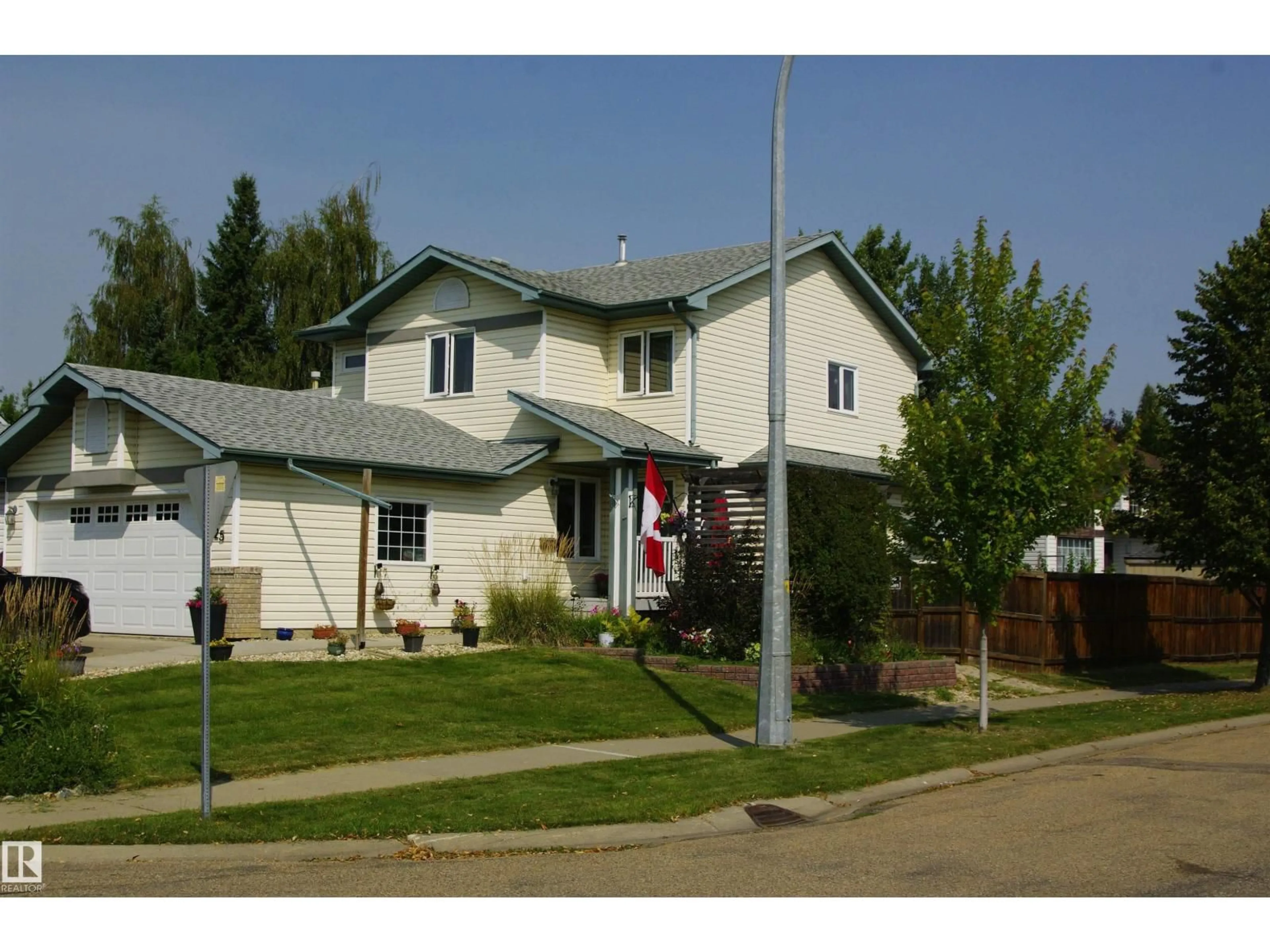 Home with vinyl exterior material, street for 25 HASEN CL, St. Albert Alberta T8N6J7