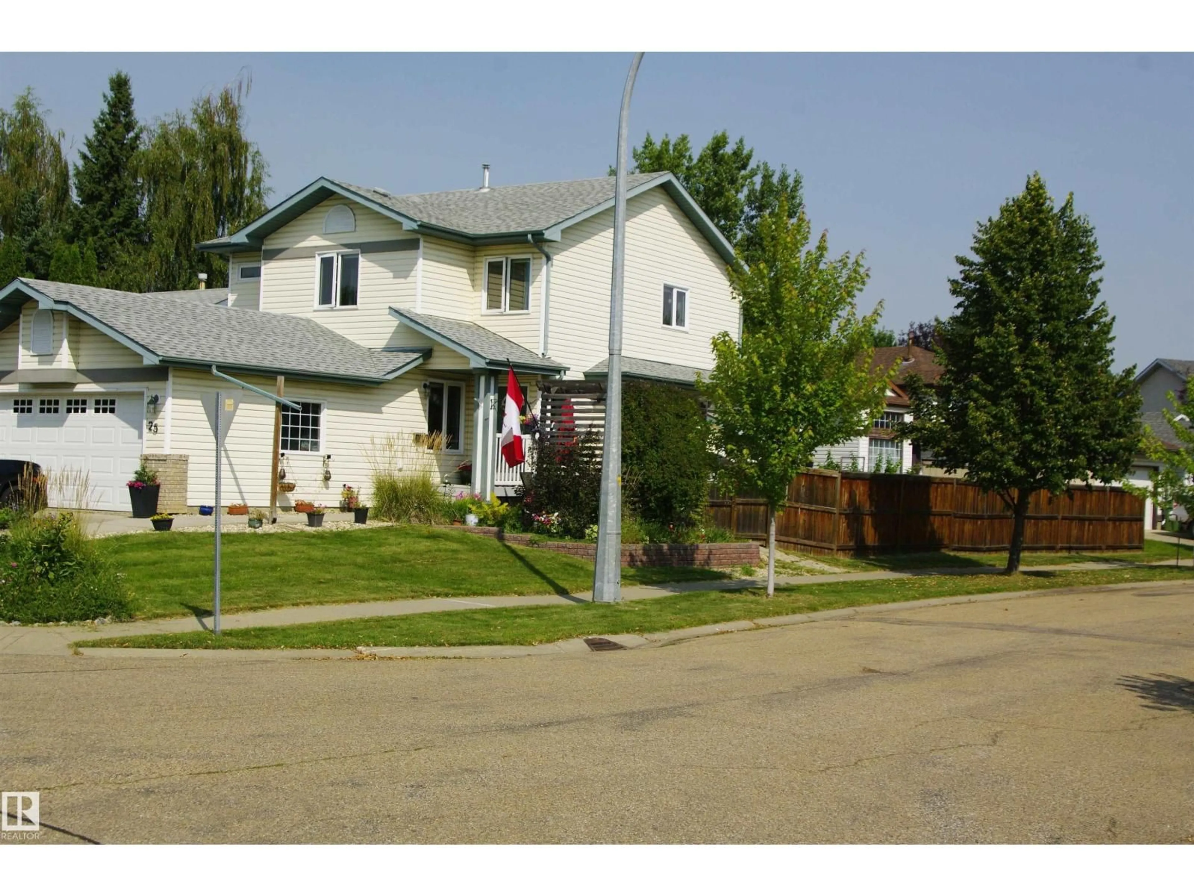 Home with vinyl exterior material, street for 25 HASEN CL, St. Albert Alberta T8N6J7