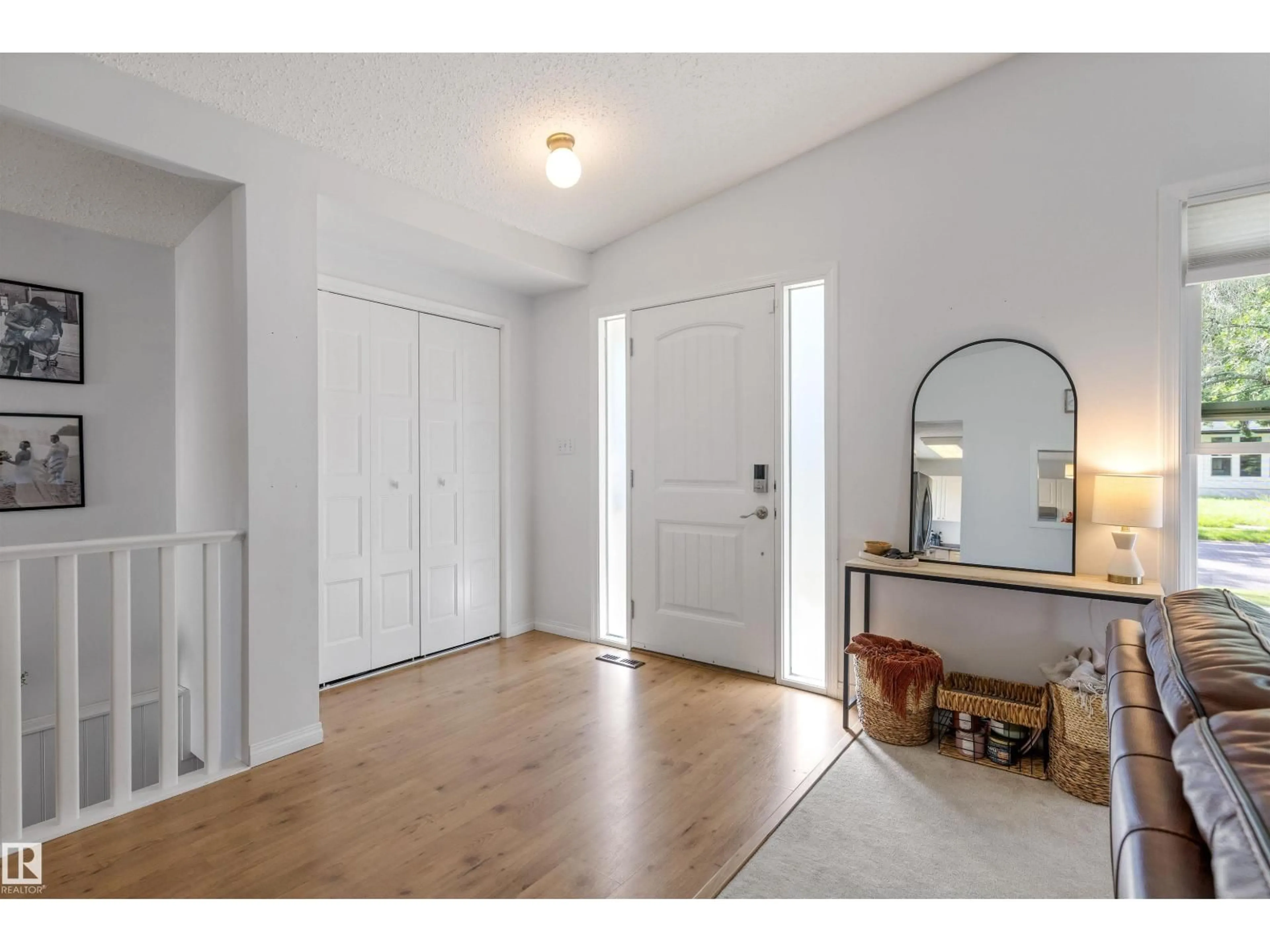 Indoor entryway for 25 AMHERST CR, St. Albert Alberta T8N2P7