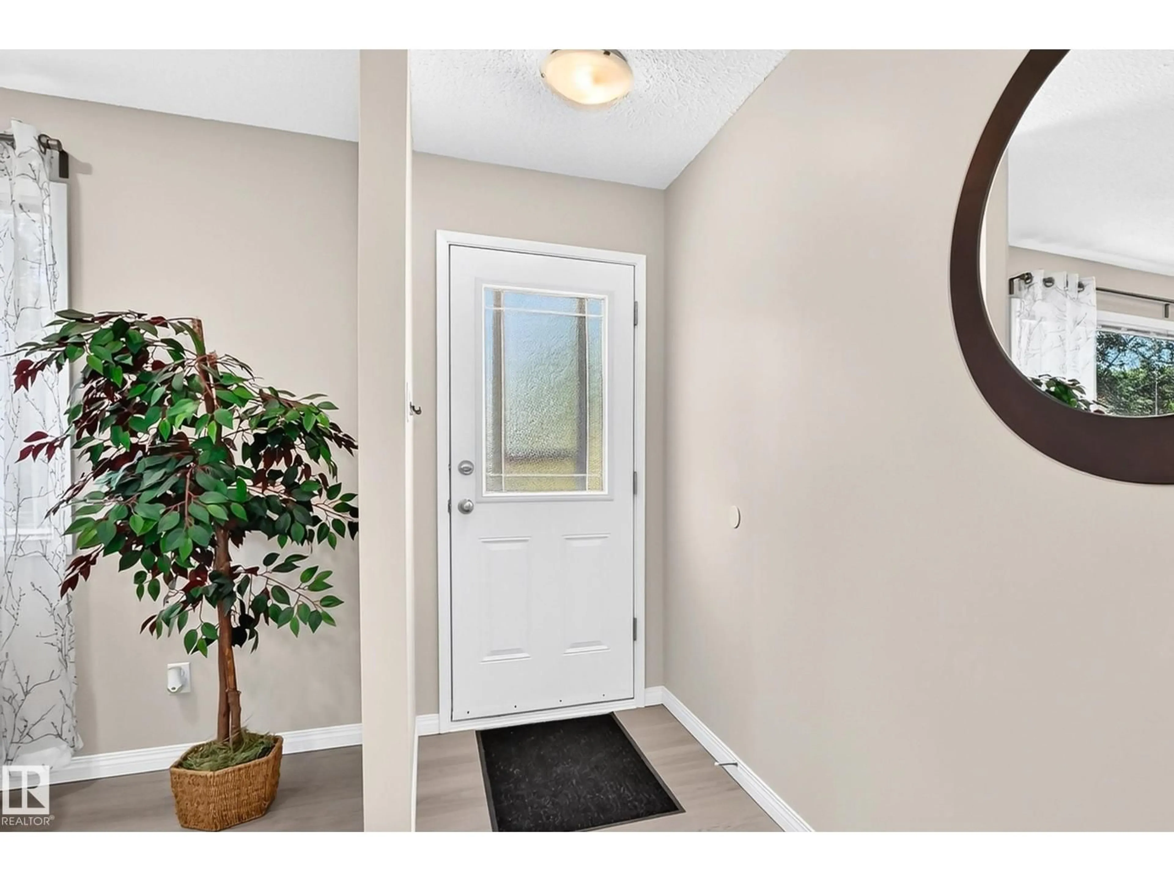 Indoor entryway for 3 GRANTHAM PL, St. Albert Alberta T8N0W8