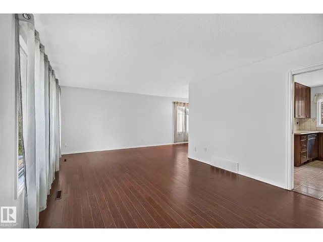 NW - 16016 78A AV, Edmonton 3