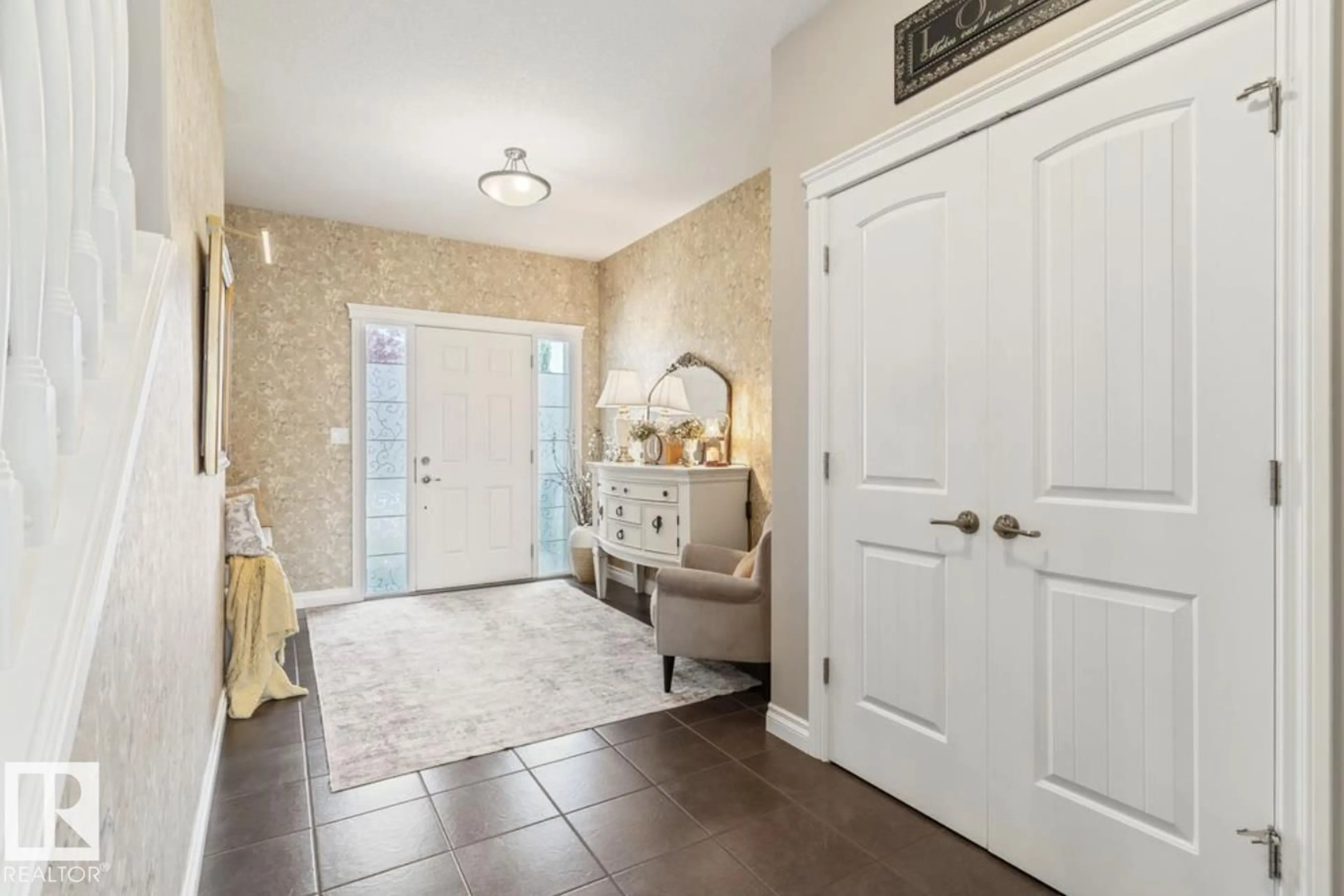 Indoor entryway for 22 VOLETA CT, Spruce Grove Alberta T7X0J8