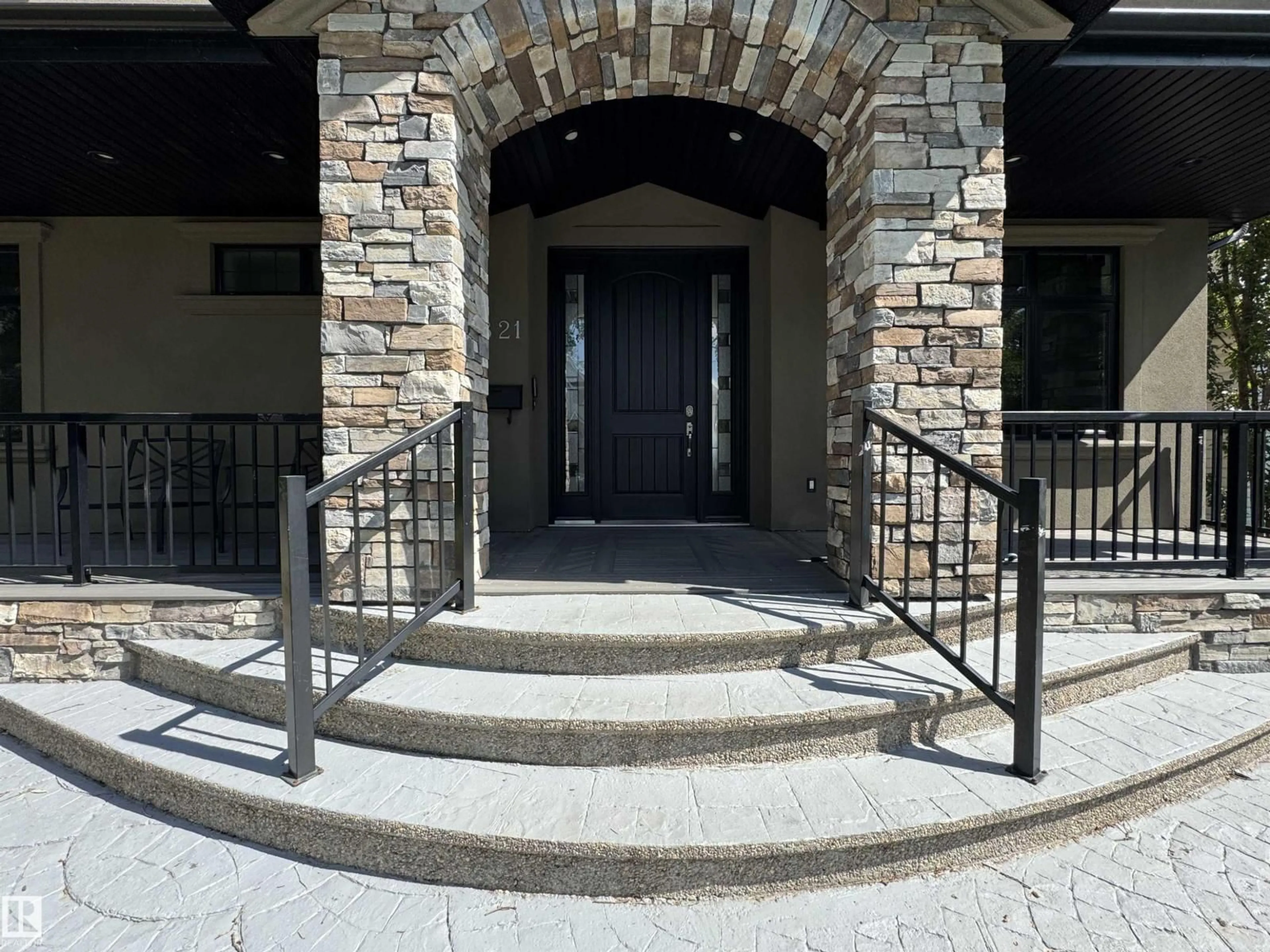 Indoor entryway for NW - 10821 128 ST, Edmonton Alberta T5M0W3