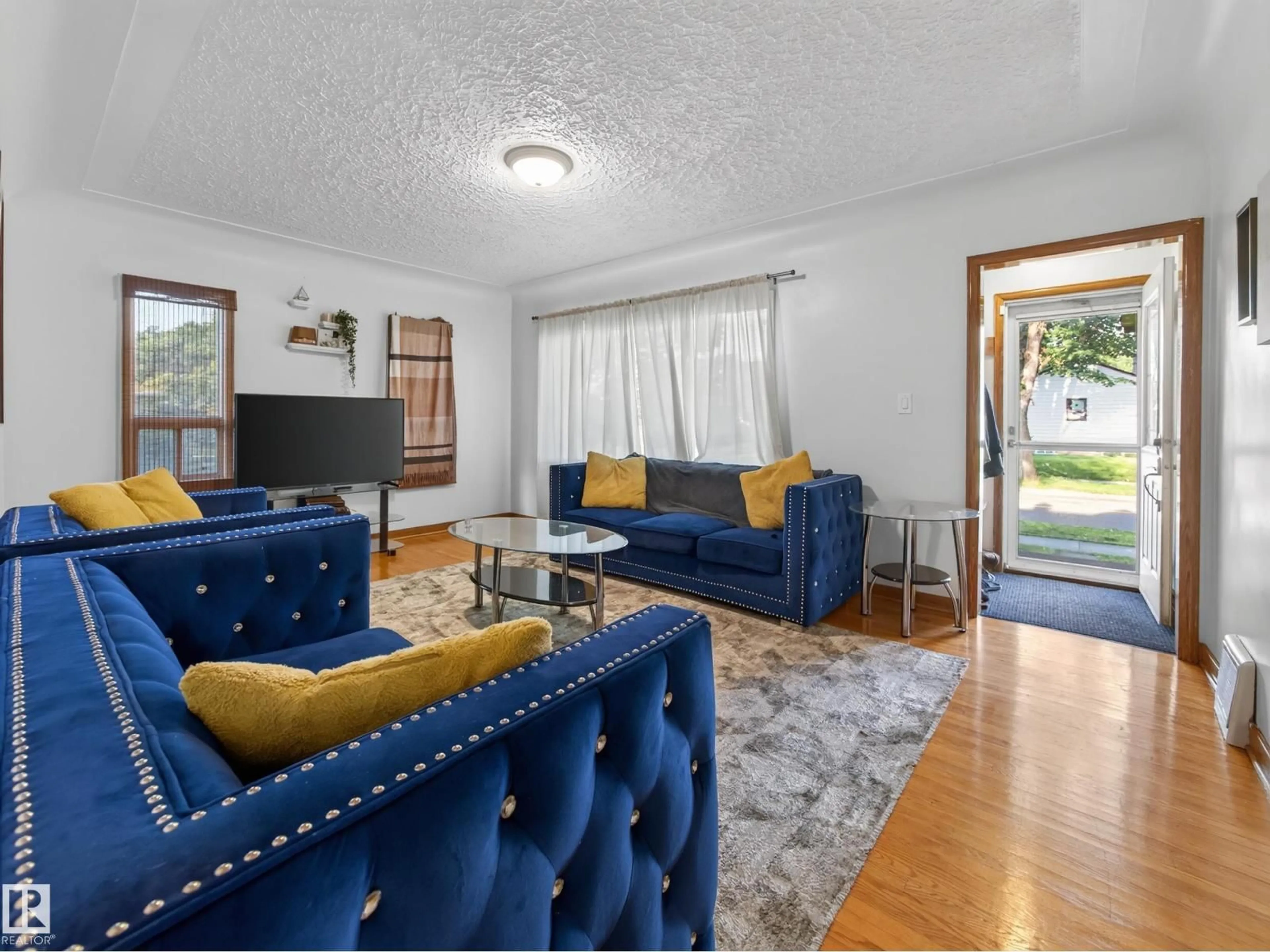 Living room with furniture, unknown for 12403 92 ST, Edmonton Alberta T5G1B8