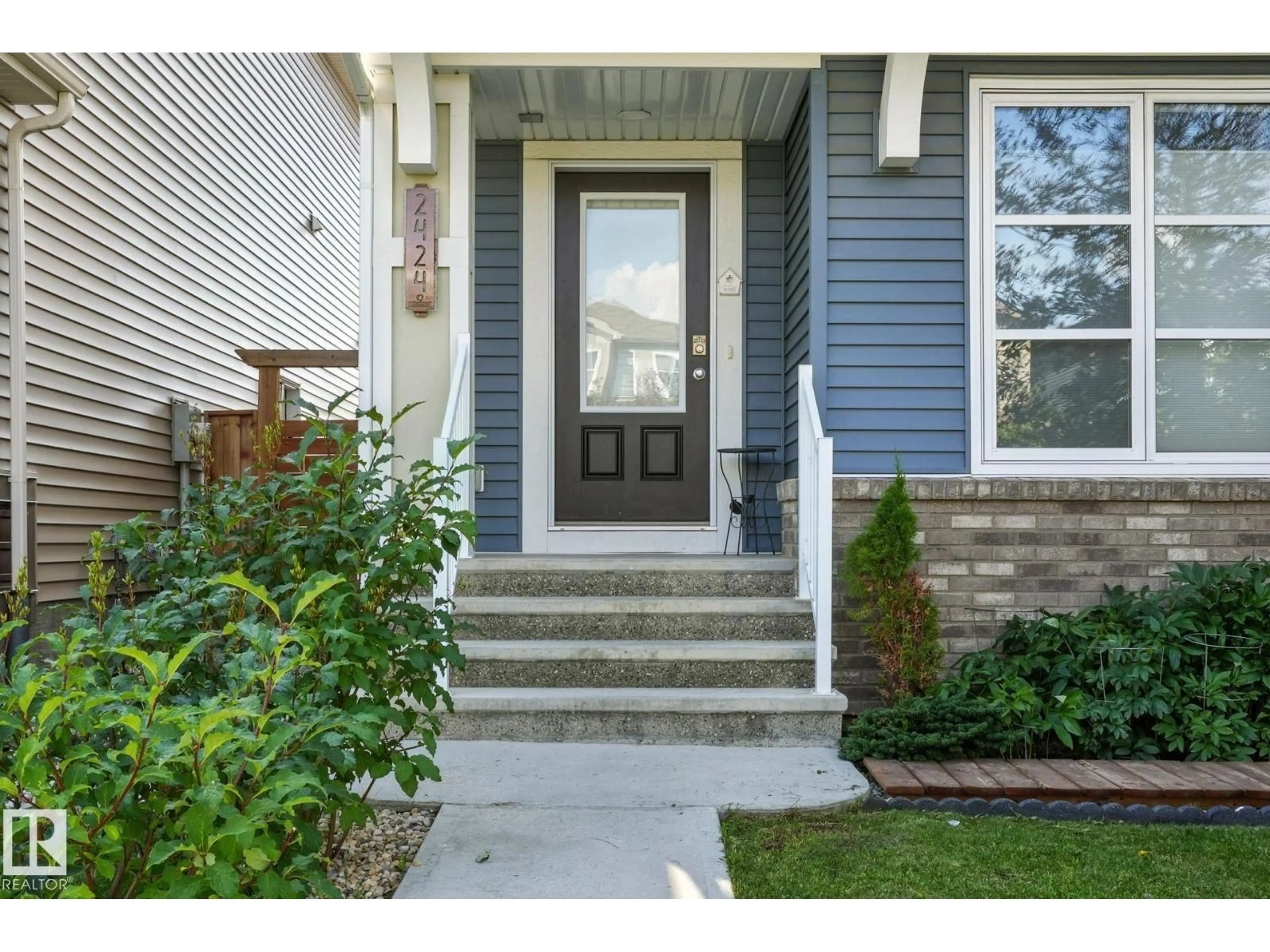 Indoor entryway for SW - 2424 CASEY LINK LI, Edmonton Alberta T6W3N2