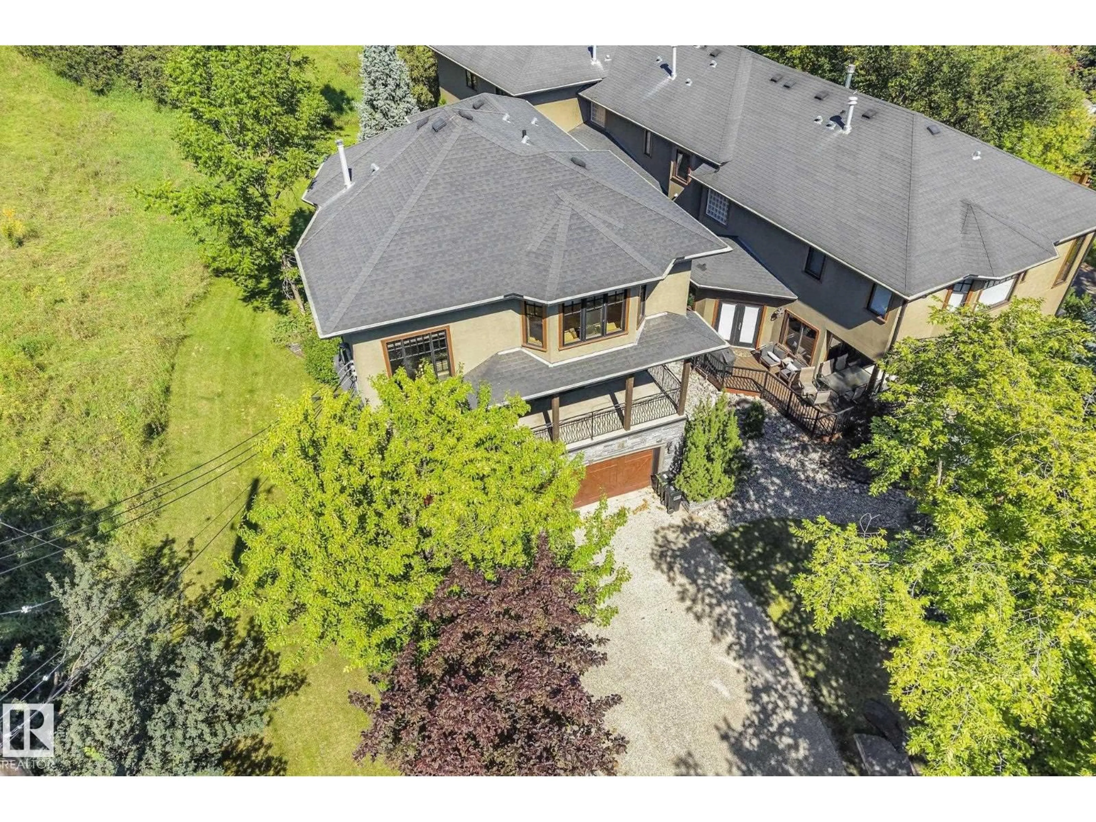 A pic from outside/outdoor area/front of a property/back of a property/a pic from drone, street for 9404 100A AV, Edmonton Alberta T5H4S2