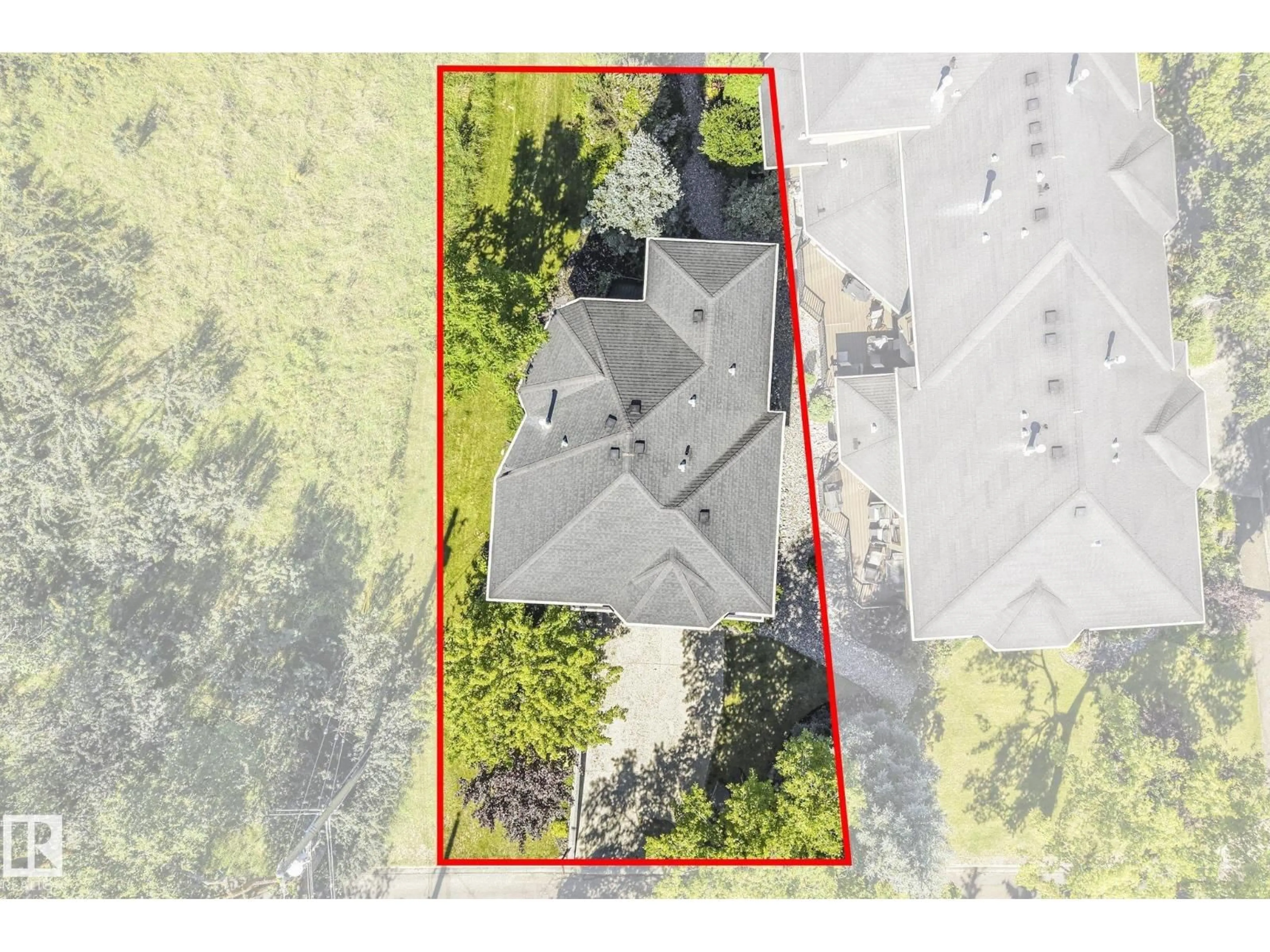 A pic from outside/outdoor area/front of a property/back of a property/a pic from drone, street for 9404 100A AV, Edmonton Alberta T5H4S2