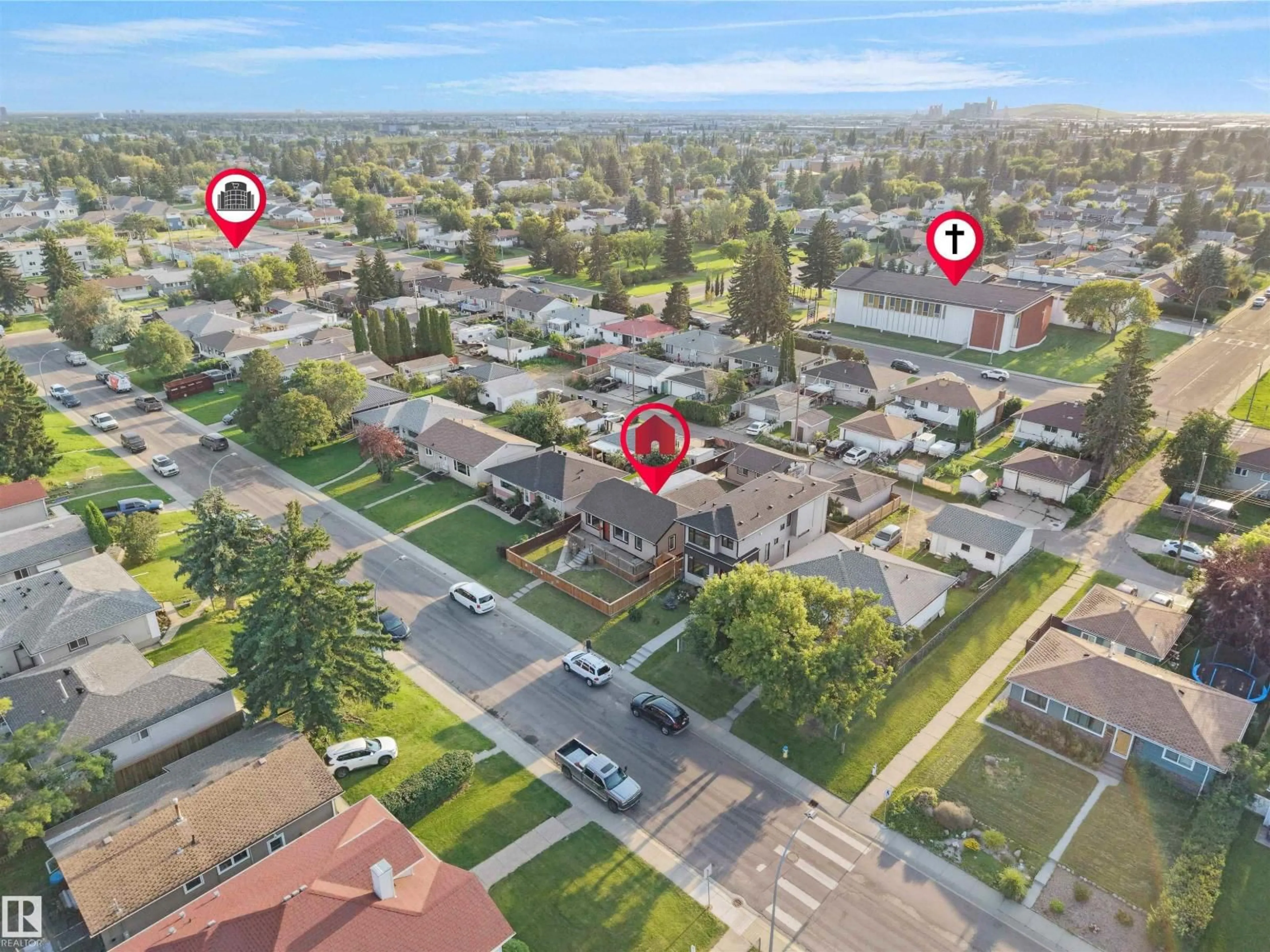 A pic from outside/outdoor area/front of a property/back of a property/a pic from drone, street for NW - 13338 131 ST, Edmonton Alberta T5L1N7
