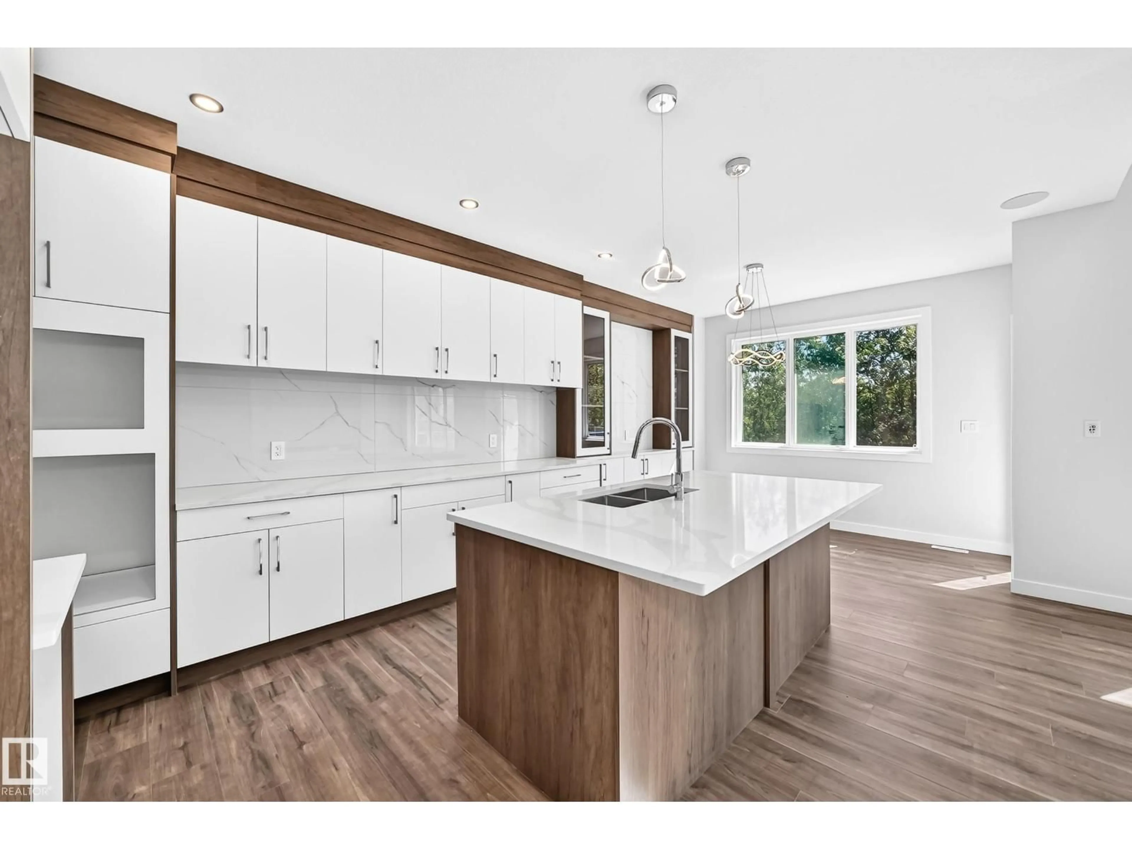 Open concept kitchen, unknown for 19 TEAKWOOD TC, Spruce Grove Alberta T7X4S9