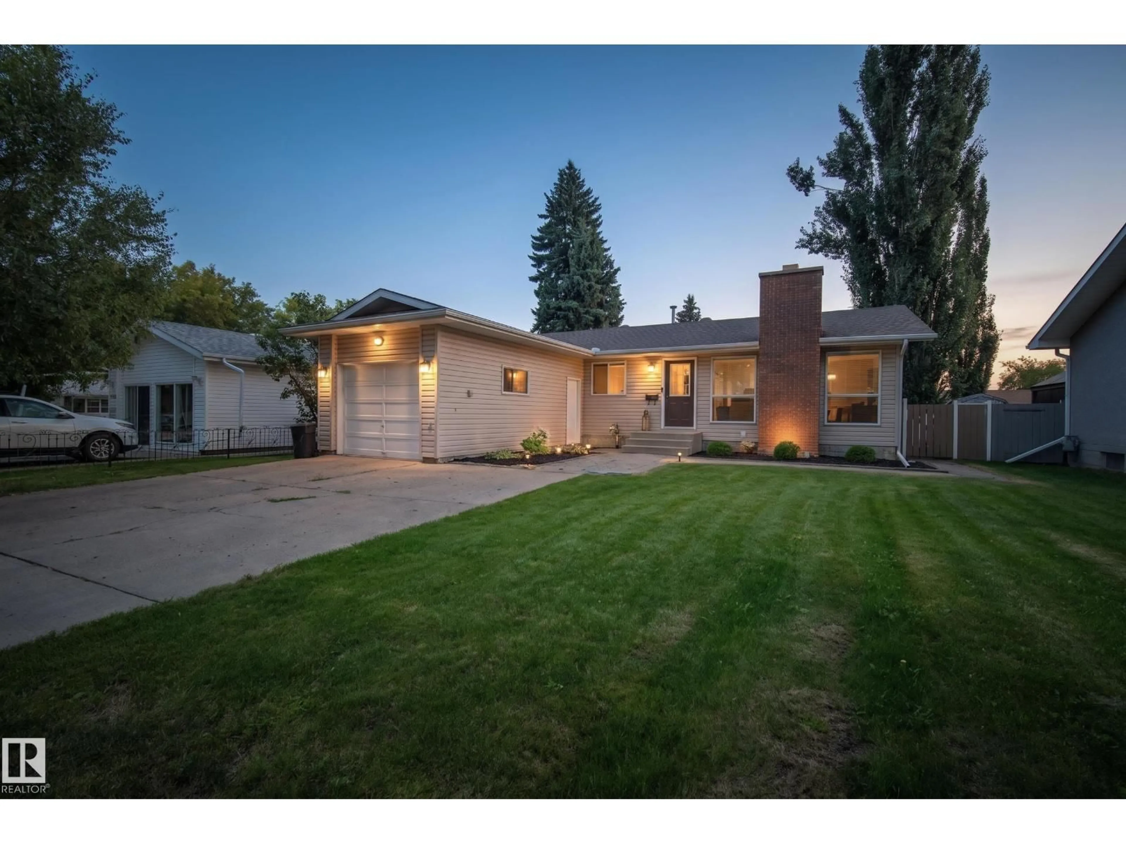 Home with brick exterior material, street for 152 MISSION AV, St. Albert Alberta T8N2C7
