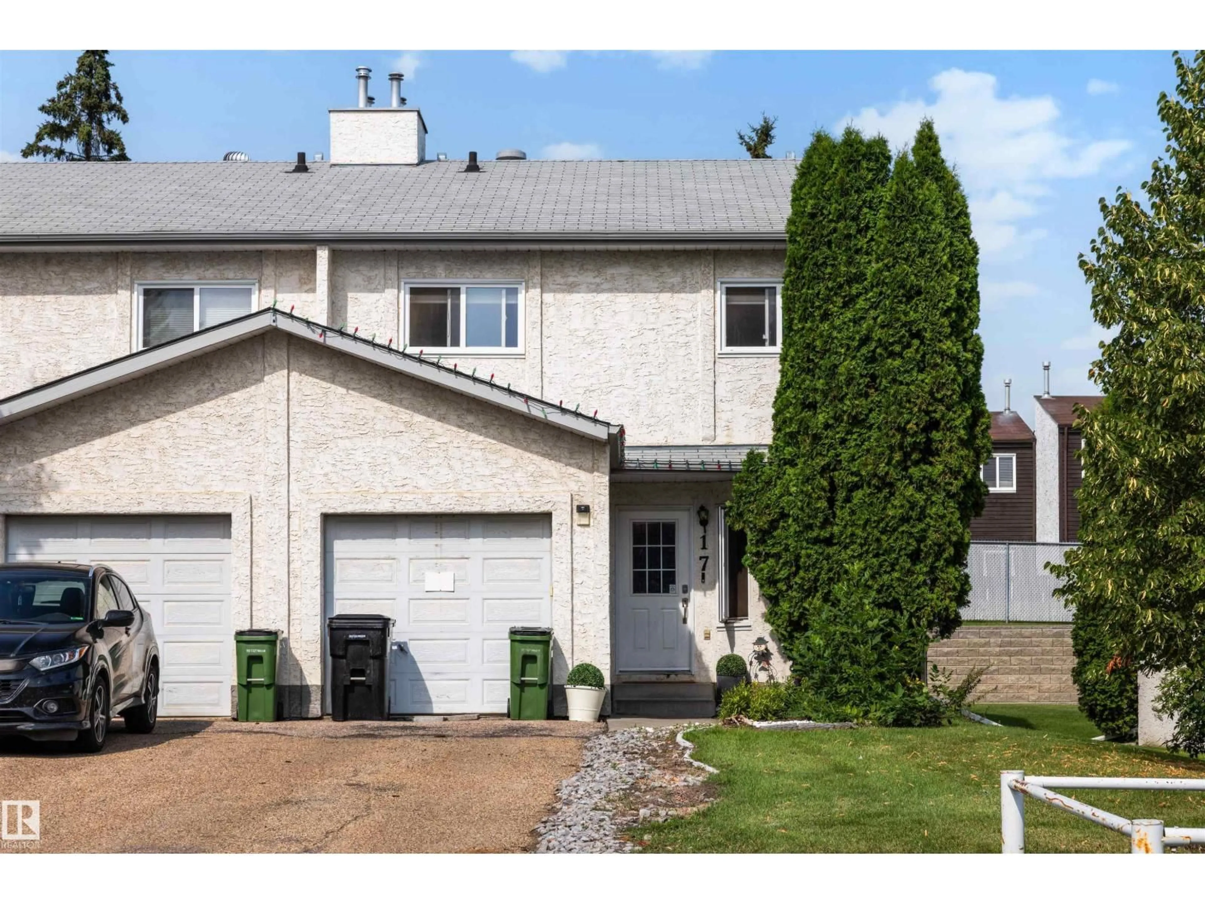 Home with vinyl exterior material, street for 17 - 3520 60 ST, Edmonton Alberta T6L6H5