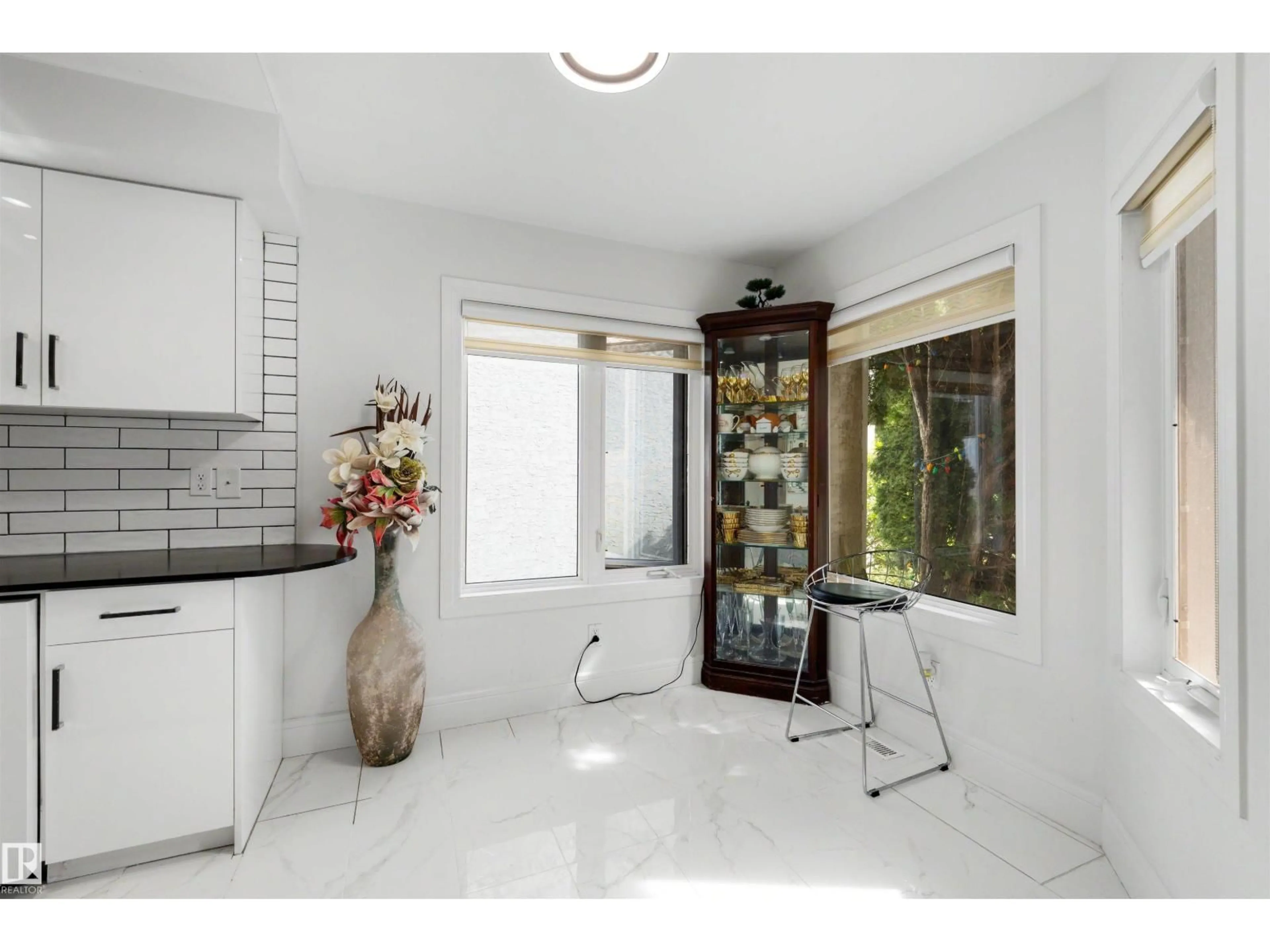 Contemporary bathroom, ceramic/tile floor for 17 - 3520 60 ST, Edmonton Alberta T6L6H5