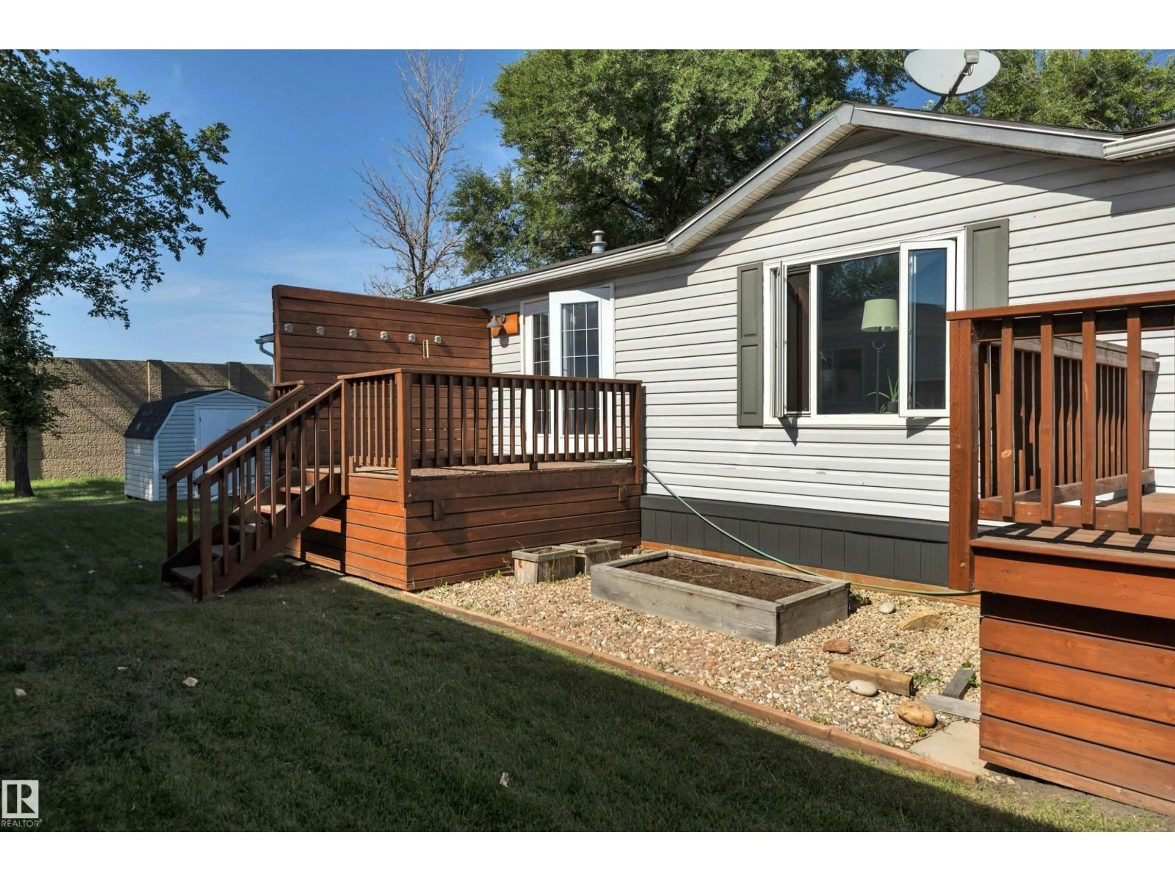 Patio, water/lake/river/ocean view for 17 WILLOW PARK ESTATES, Leduc Alberta T9E5P7