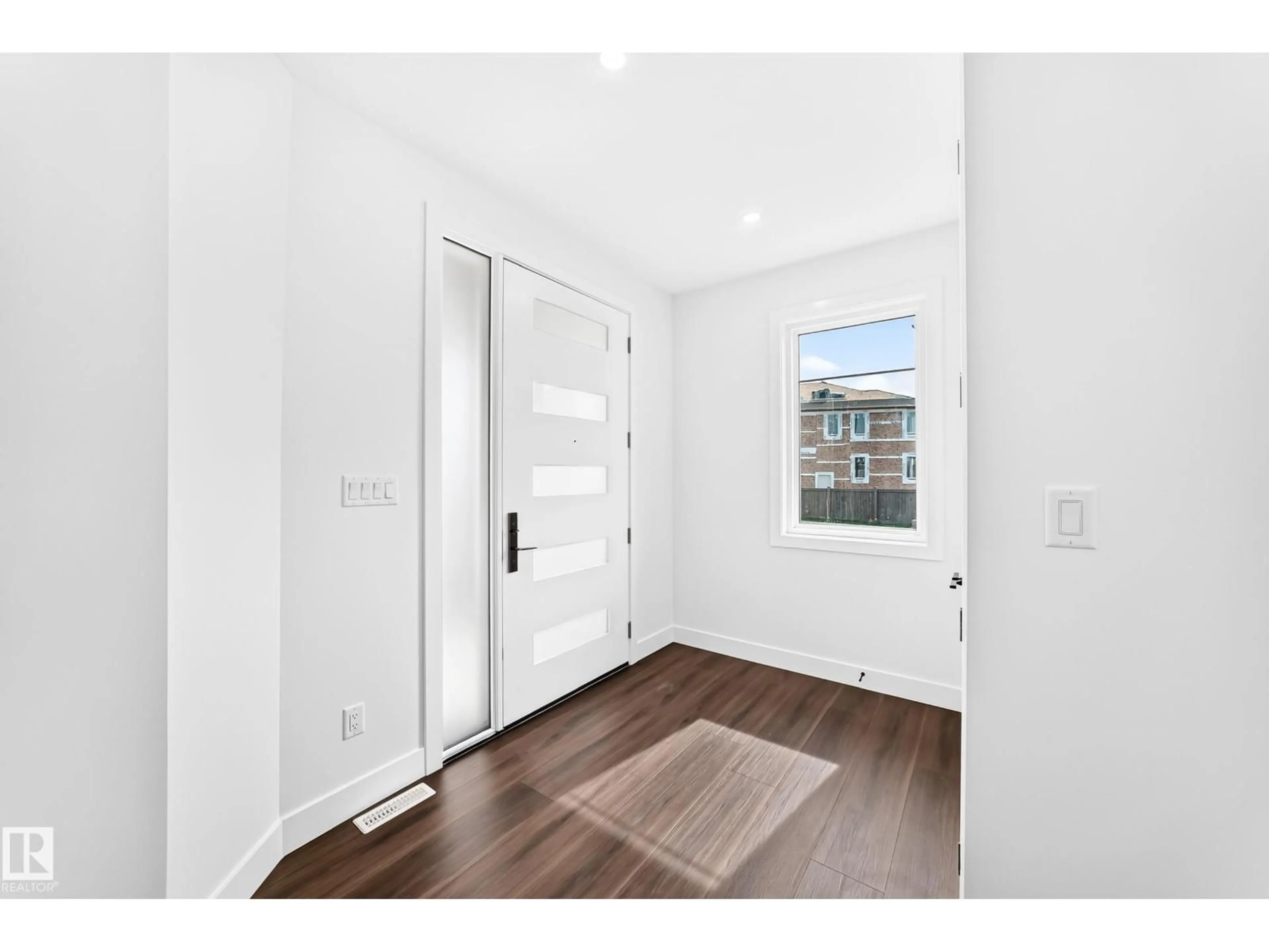 Indoor entryway for 753 ASTORIA WY, Devon Alberta T9G0M3