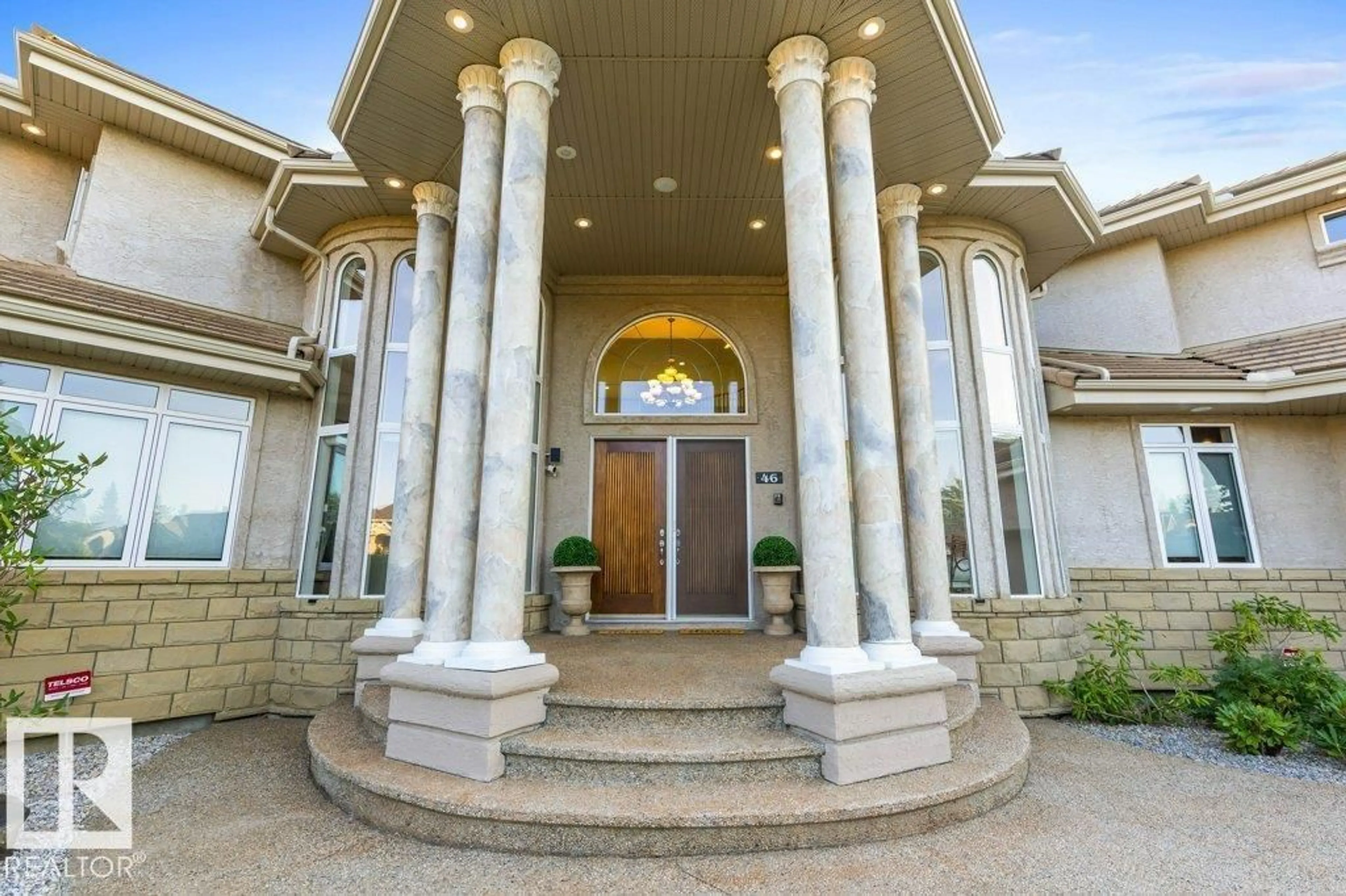 Indoor foyer for 46 KINGSBURY CR, St. Albert Alberta T8N6W6