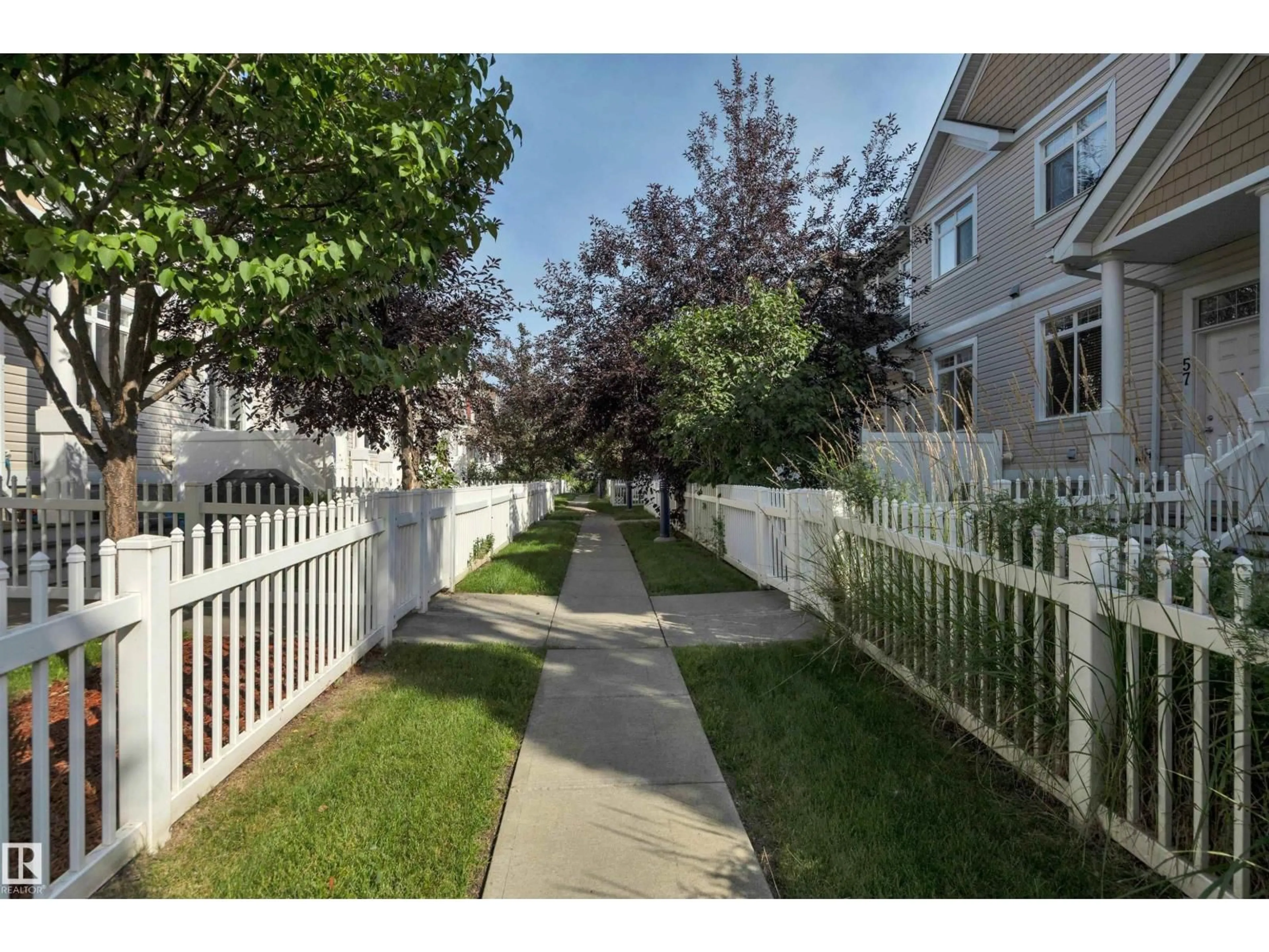 Patio, street for #73 - 1804 70 ST, Edmonton Alberta T6X0H4