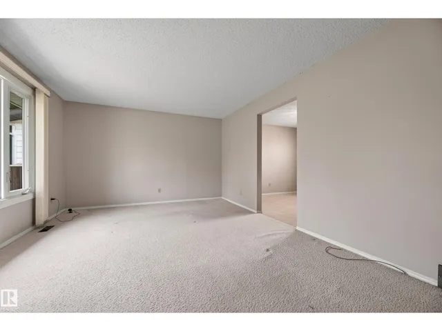 11607 139 AV, Edmonton 3