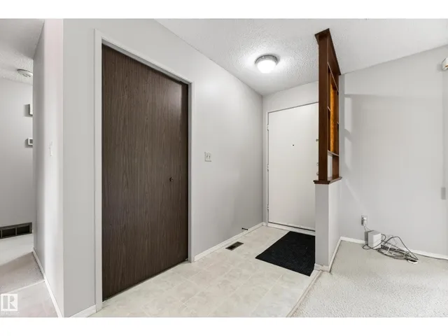 11607 139 AV, Edmonton 5