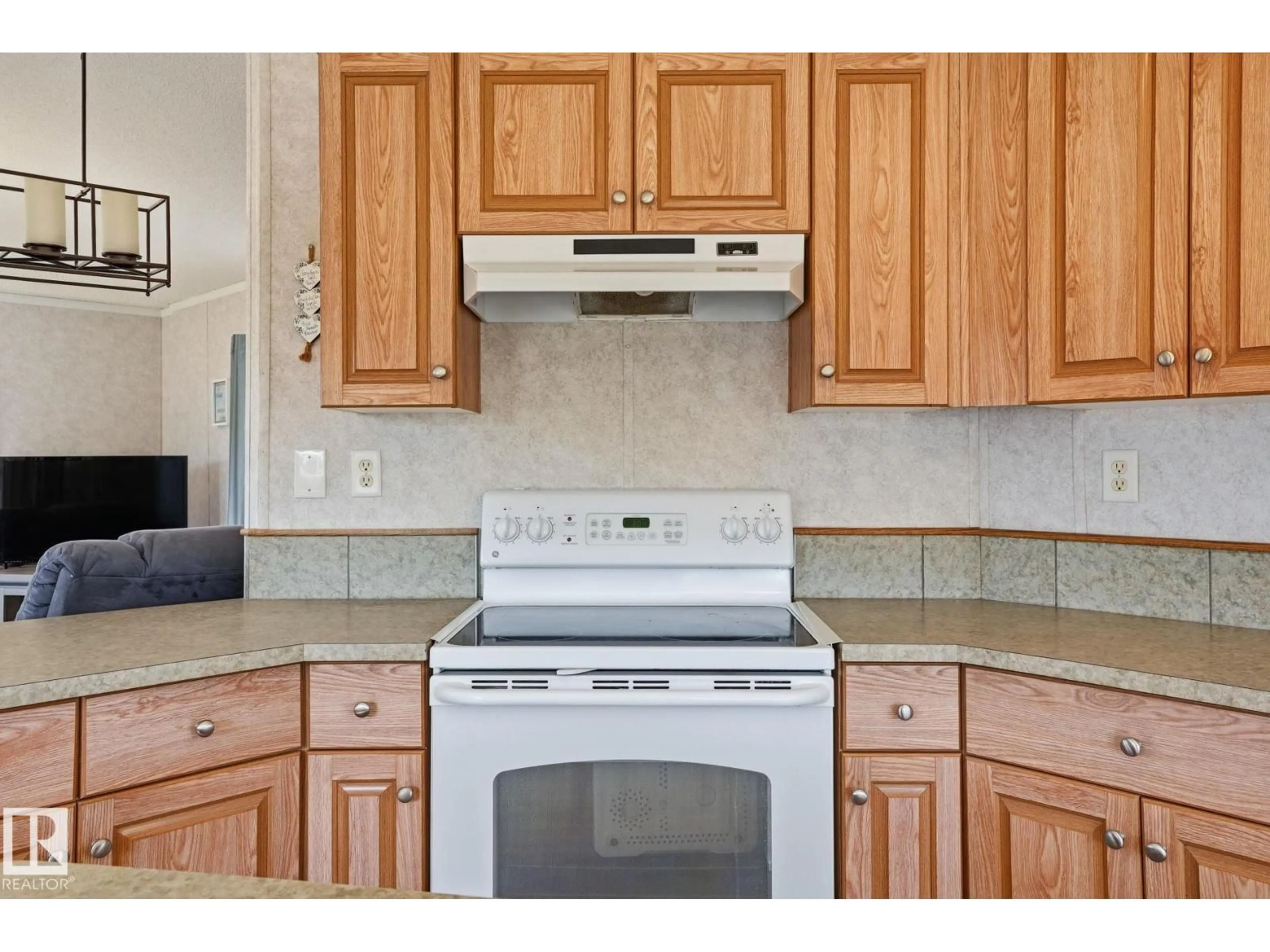 Standard kitchen, unknown for 234 OAK WOOD DR, Edmonton Alberta T6P0A3