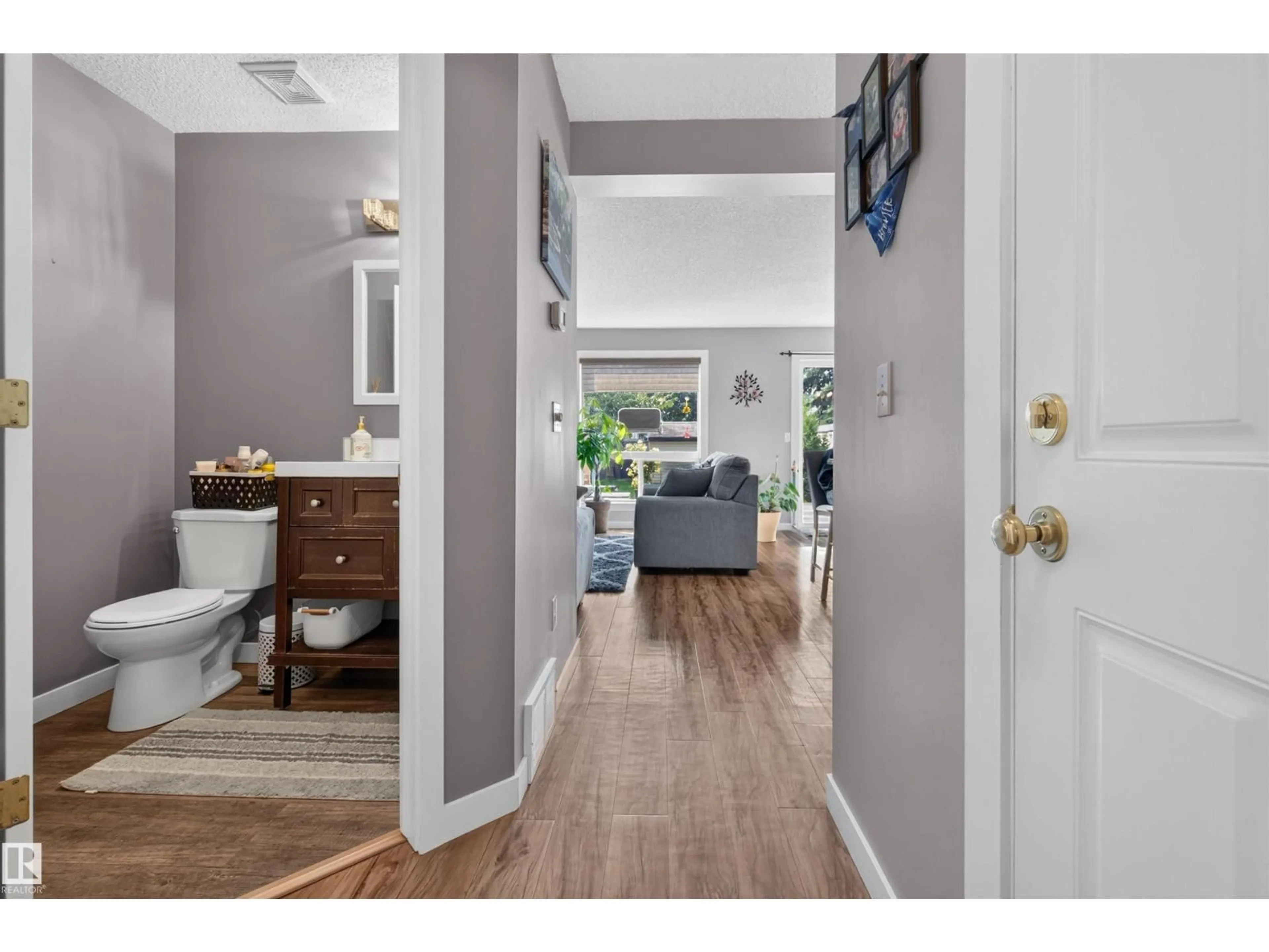 Indoor entryway for 21 NOAH CL, St. Albert Alberta T8N7M2