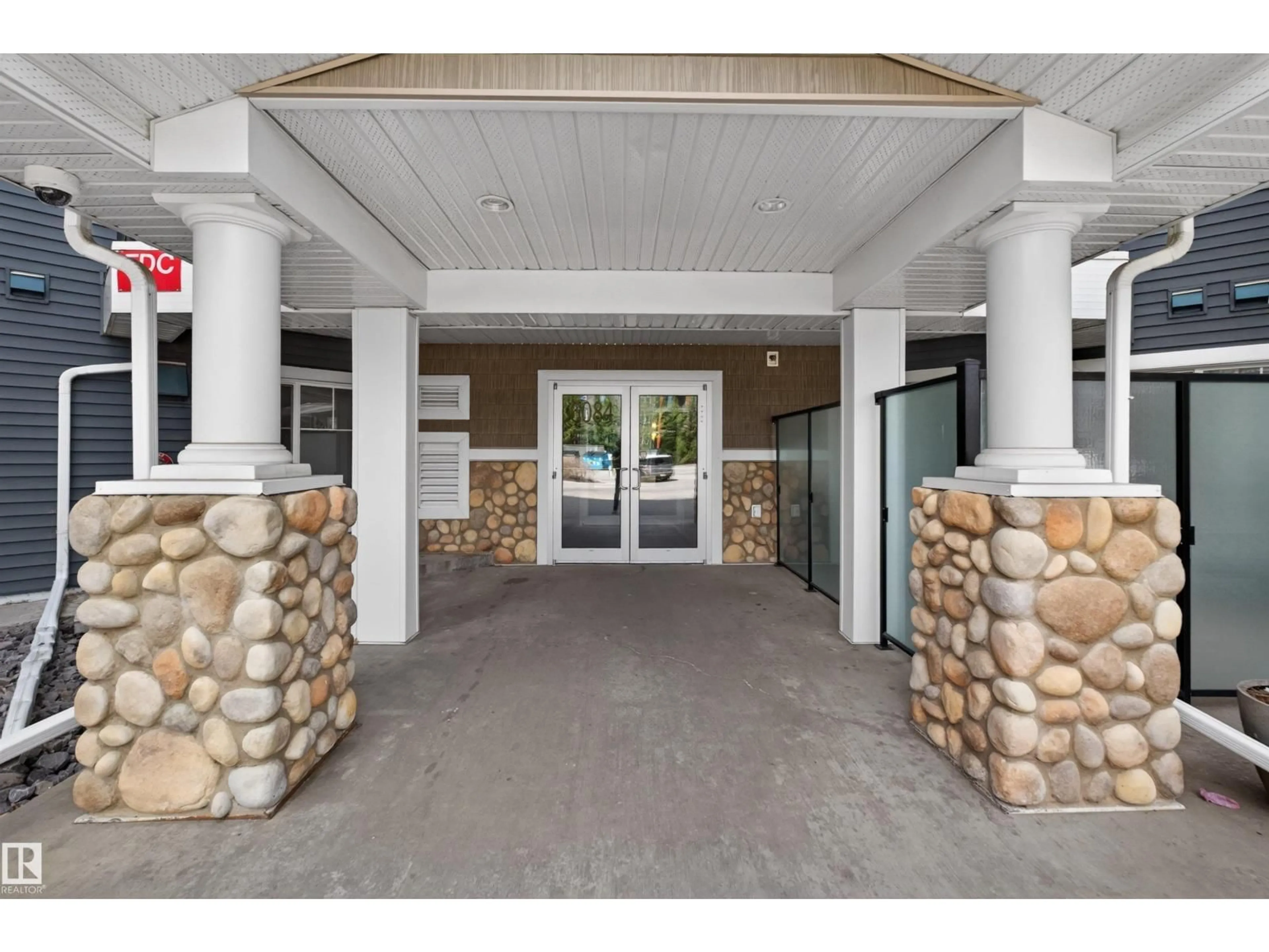 Indoor foyer for 215 - 6084 STANTON DR, Edmonton Alberta T6X0Z4