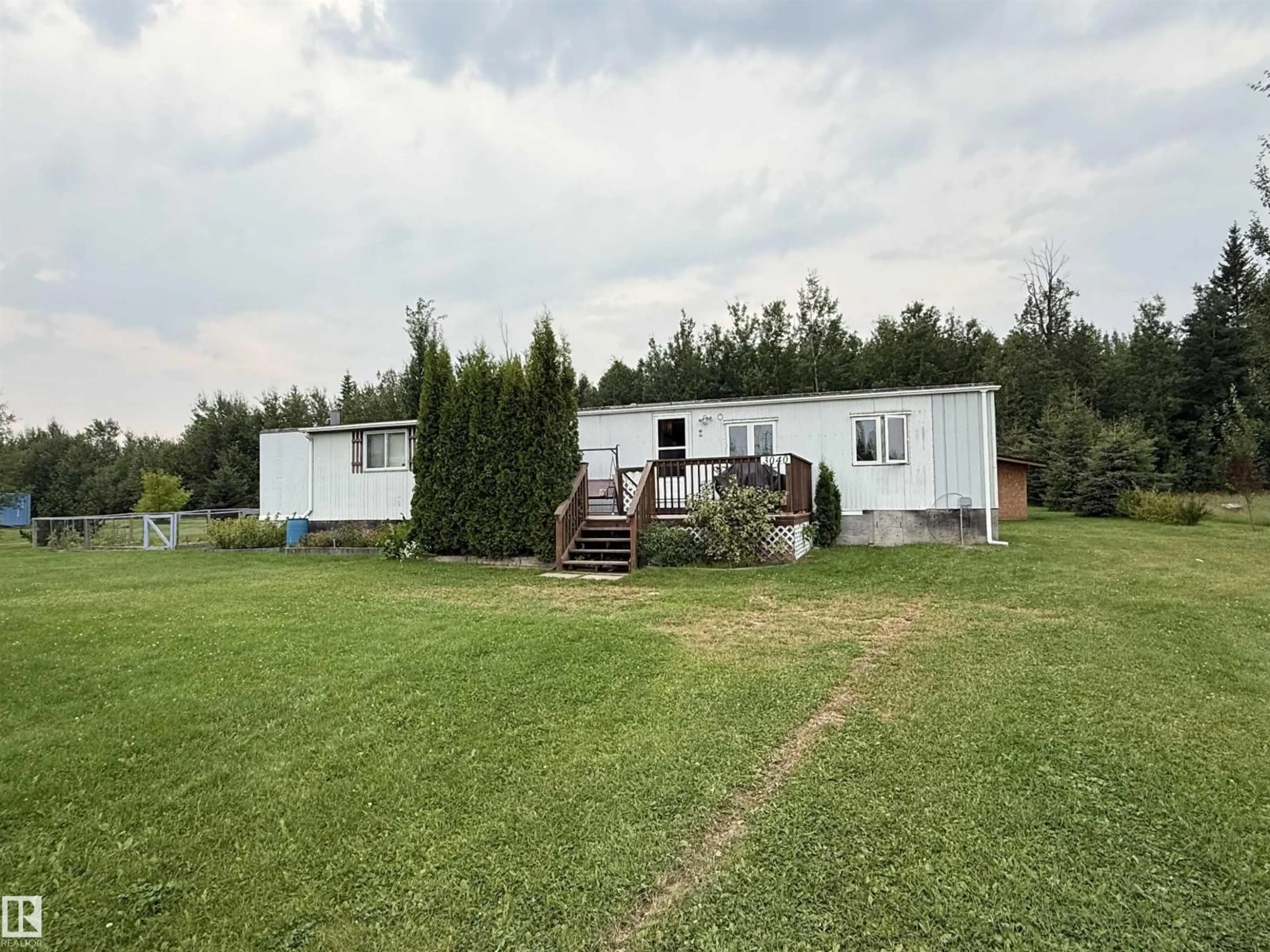 A pic from outside/outdoor area/front of a property/back of a property/a pic from drone, unknown for 3040 CENTRAL DR, Rural Opportunity M.D. Alberta T0G0K0