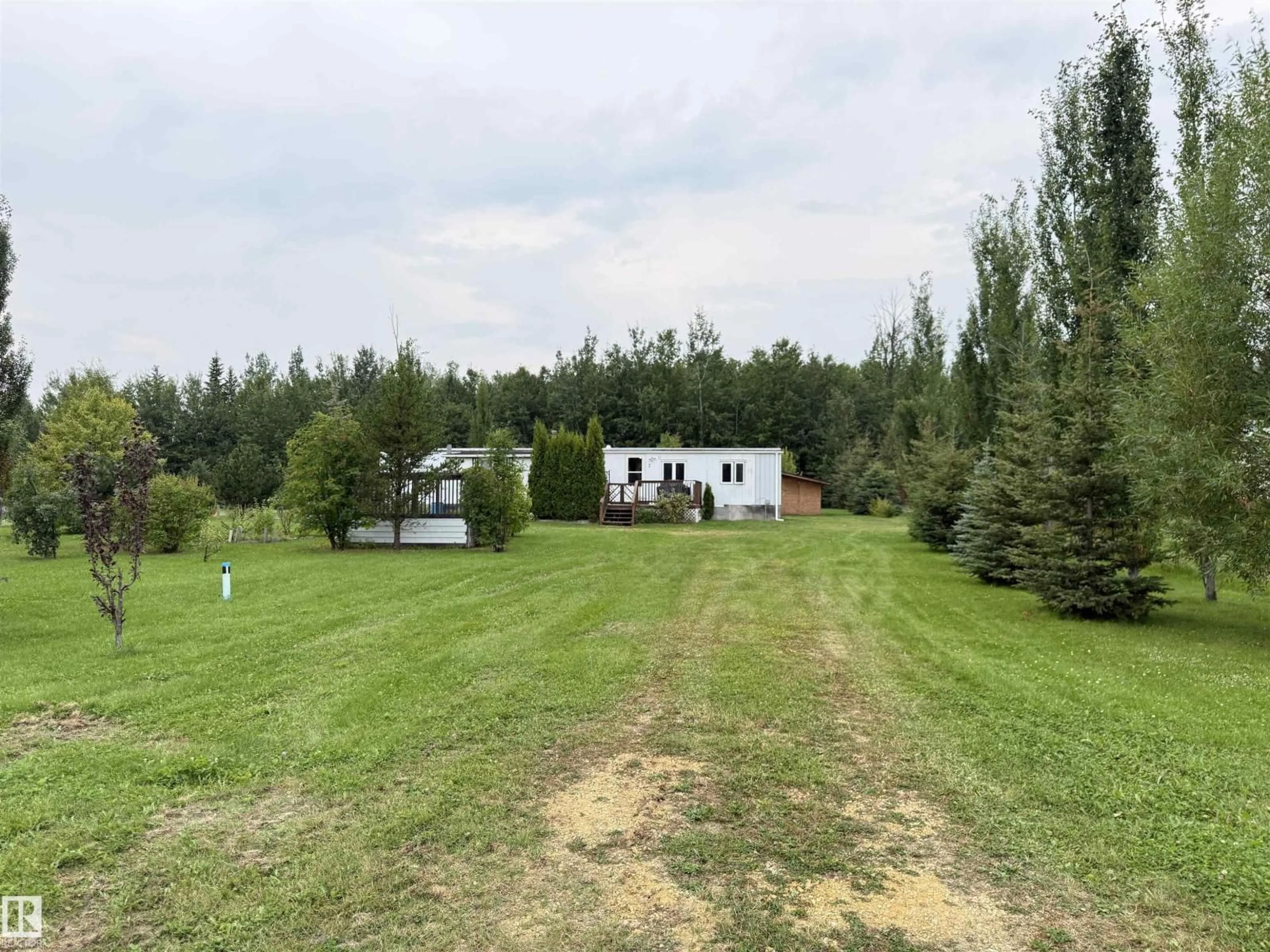 A pic from outside/outdoor area/front of a property/back of a property/a pic from drone, forest/trees view for 3040 CENTRAL DR, Rural Opportunity M.D. Alberta T0G0K0
